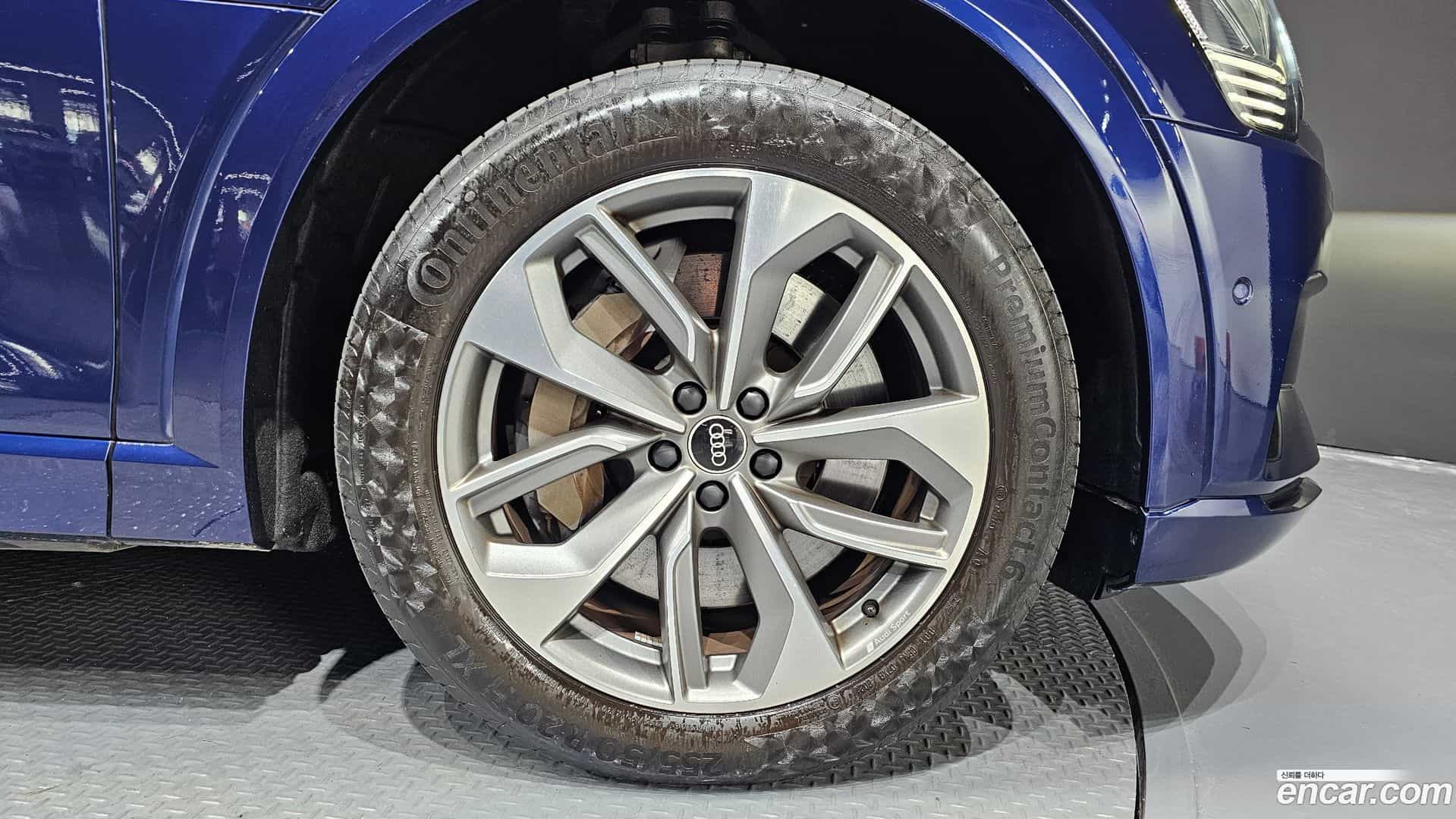 e-tron Audi 2022.1-OUTER-005