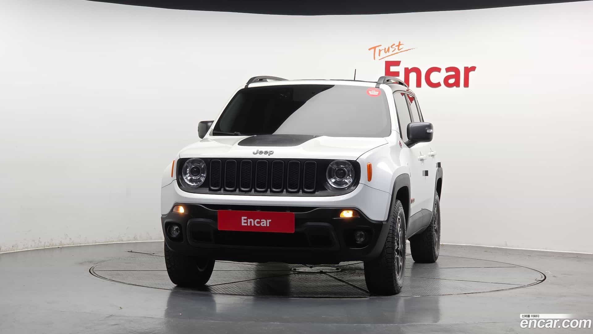Renegade Jeep 2017.11-OUTER-003