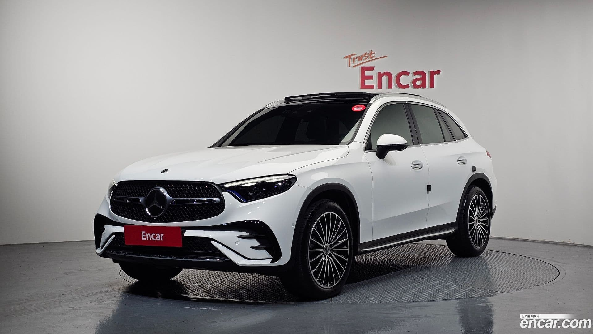 Main__Slider__Photo:GLC-Class Mercedes-Benz 2023.7-0