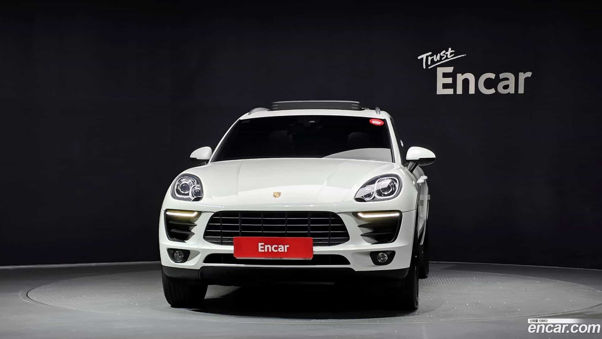 Macan Porsche 2017.11-OUTER-003