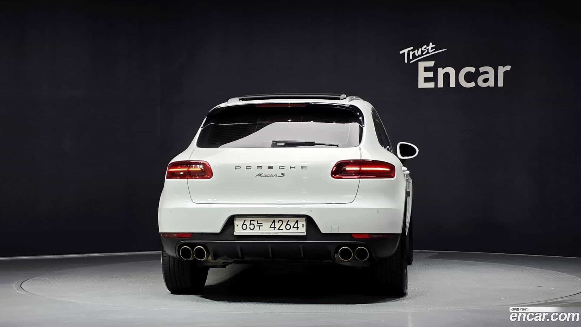 Macan Porsche 2017.11-OUTER-004