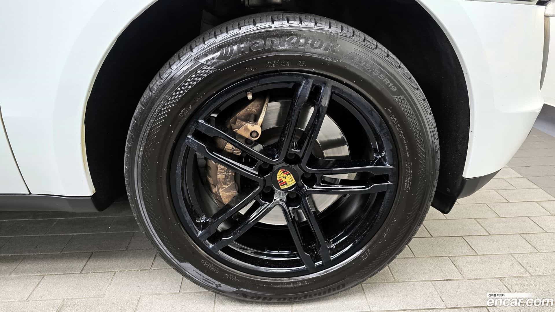 Macan Porsche 2017.11-OUTER-005