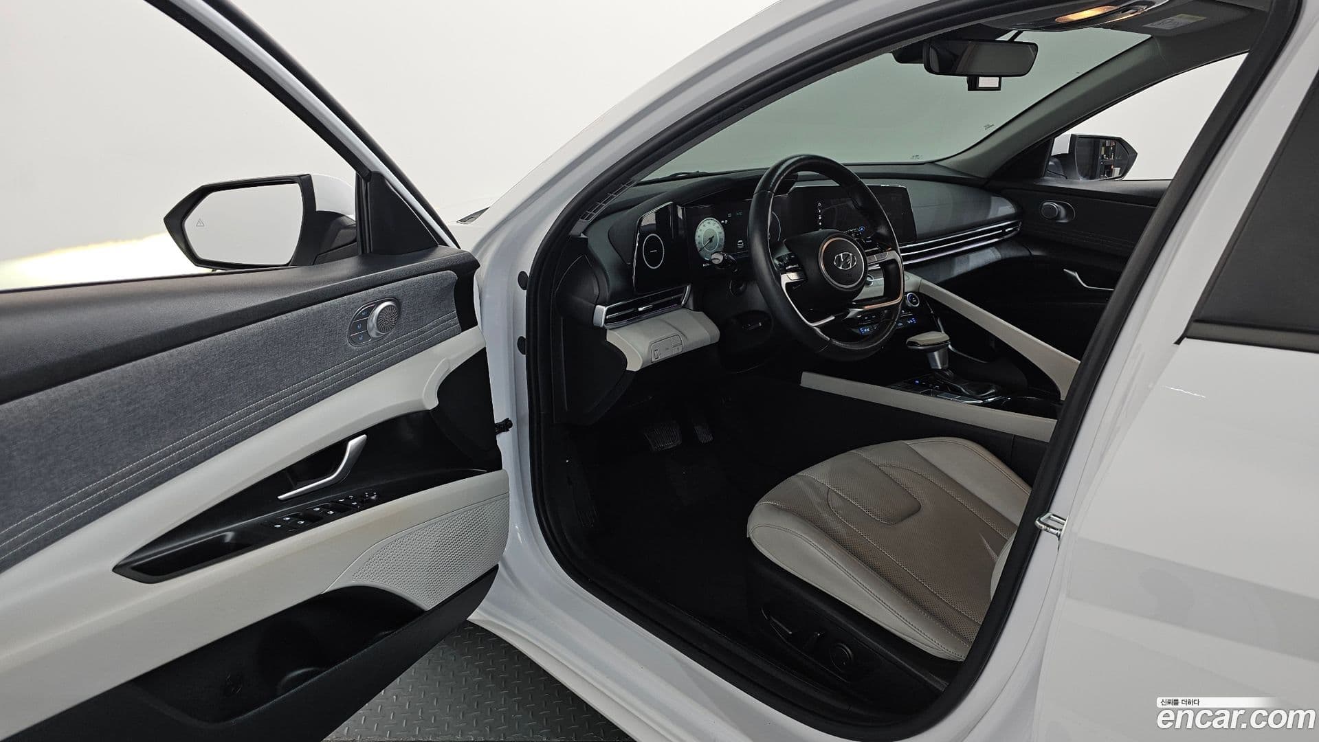 Main__Slider__Photo:AVANTE Hyundai 2023.2-9