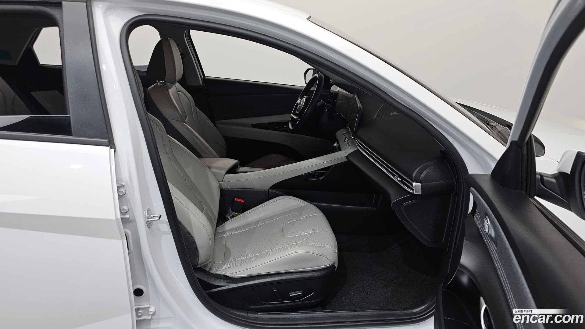 Main__Slider__Photo:AVANTE Hyundai 2023.2-10