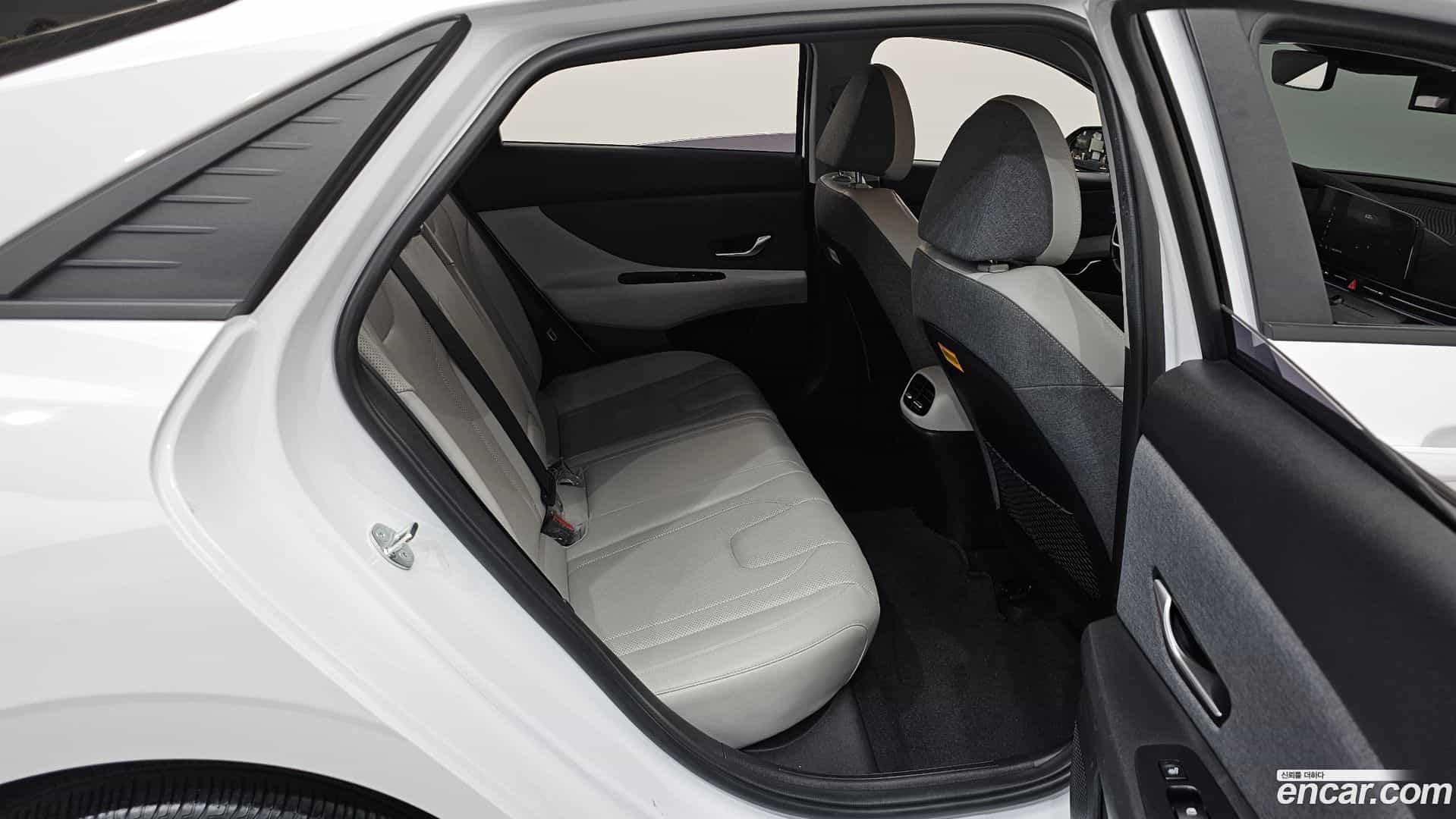 AVANTE Hyundai 2023.2-OPTION-016