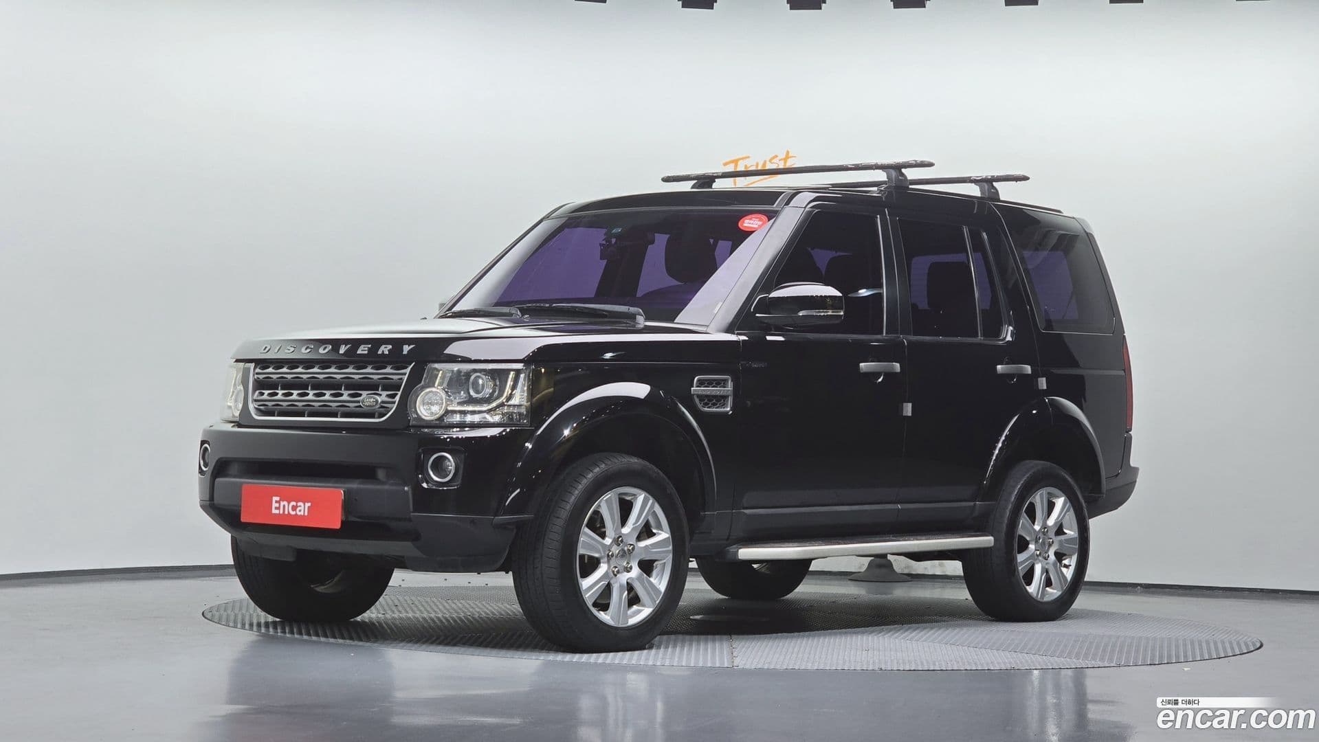 Main__Slider__Photo:Discovery Land Rover 2014.3-0
