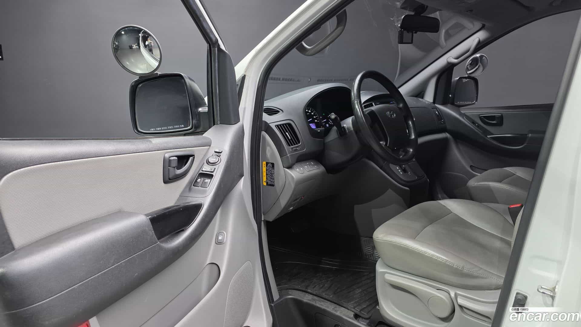 Starex Hyundai 2018.2-INNER-010
