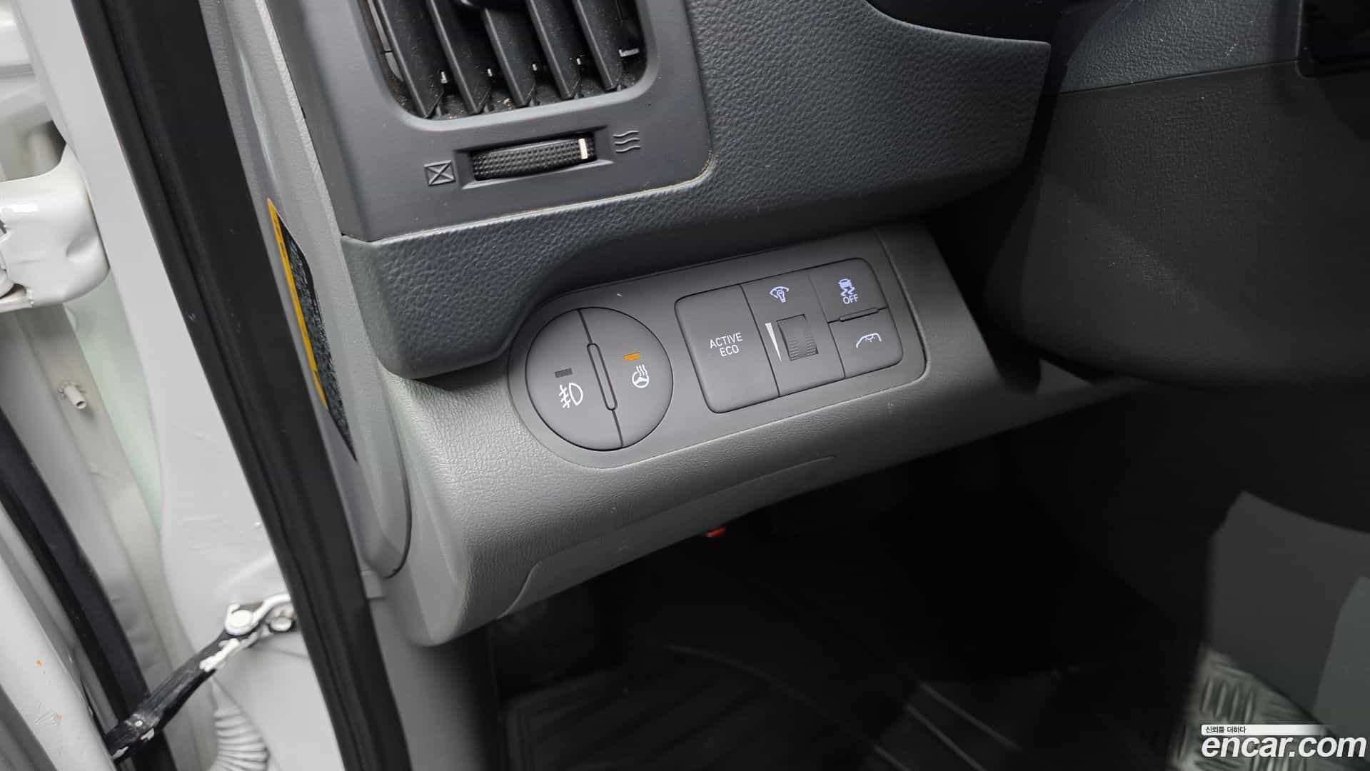 Starex Hyundai 2018.2-OPTION-020