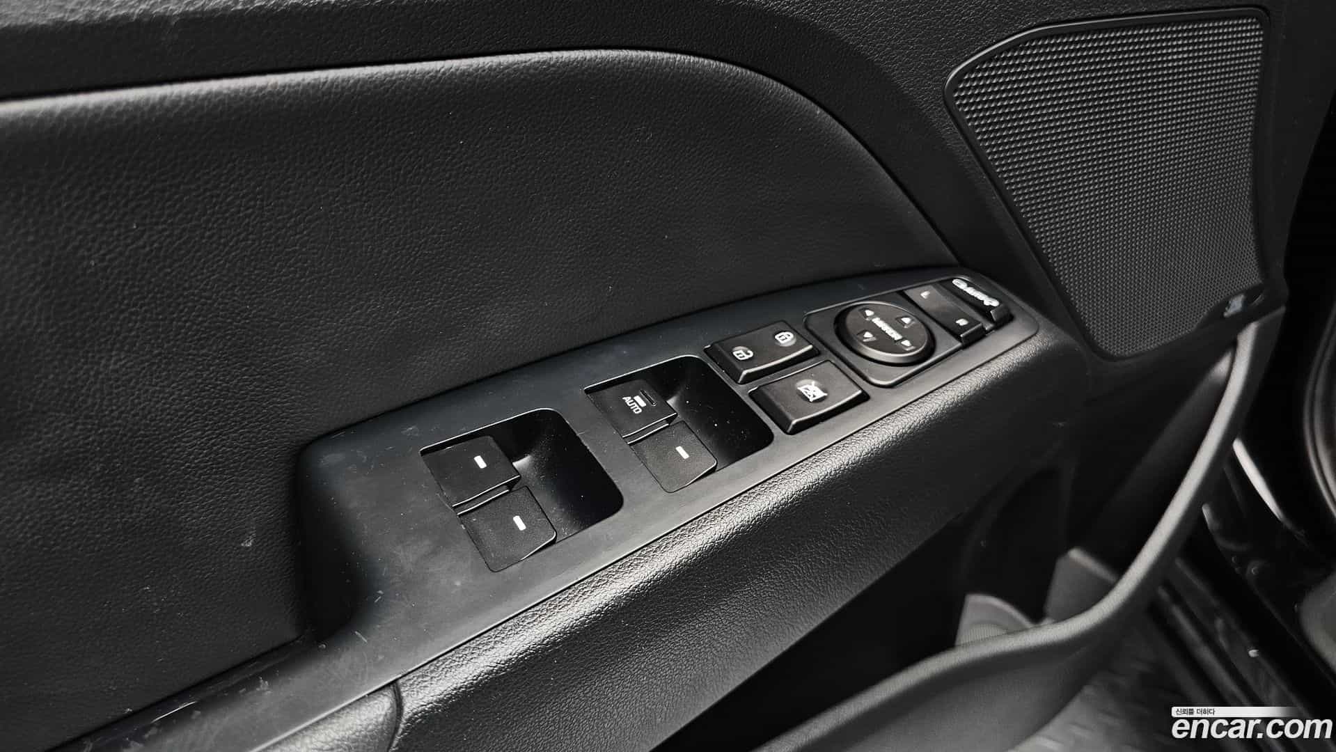 AVANTE Hyundai 2015.8-OPTION-021