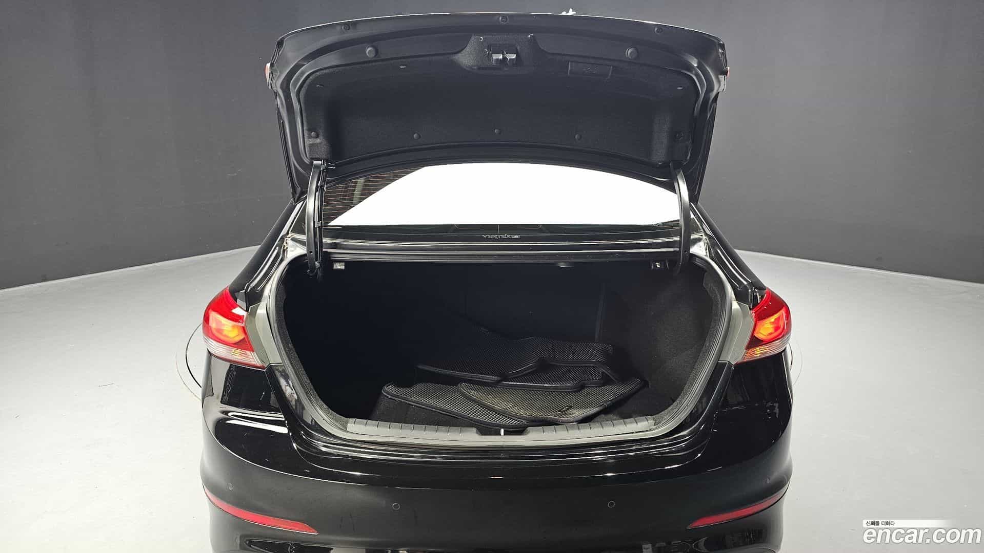 AVANTE Hyundai 2015.8-OPTION-024