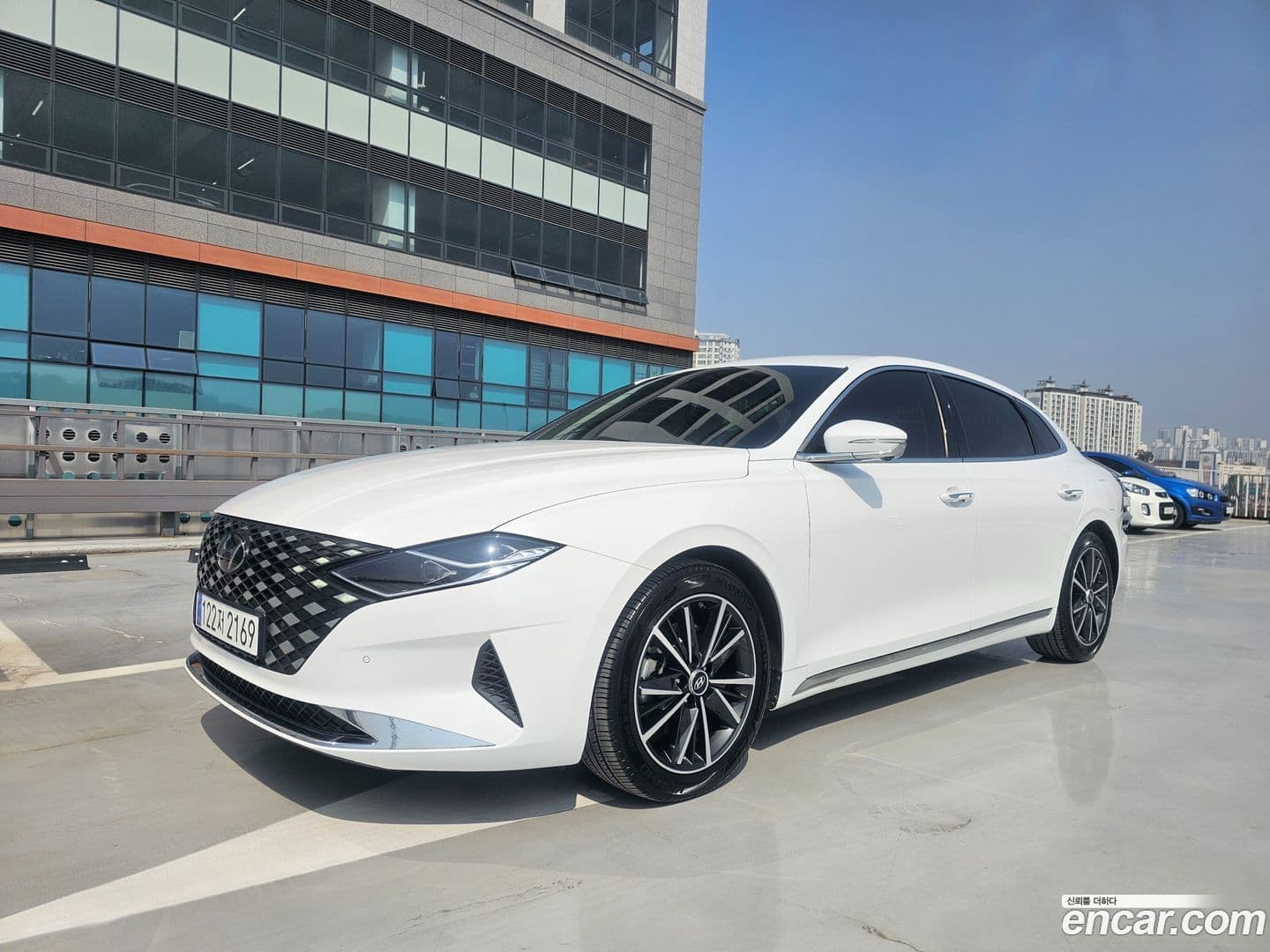Main__Slider__Photo:Grandeur Hyundai 2022.2-0
