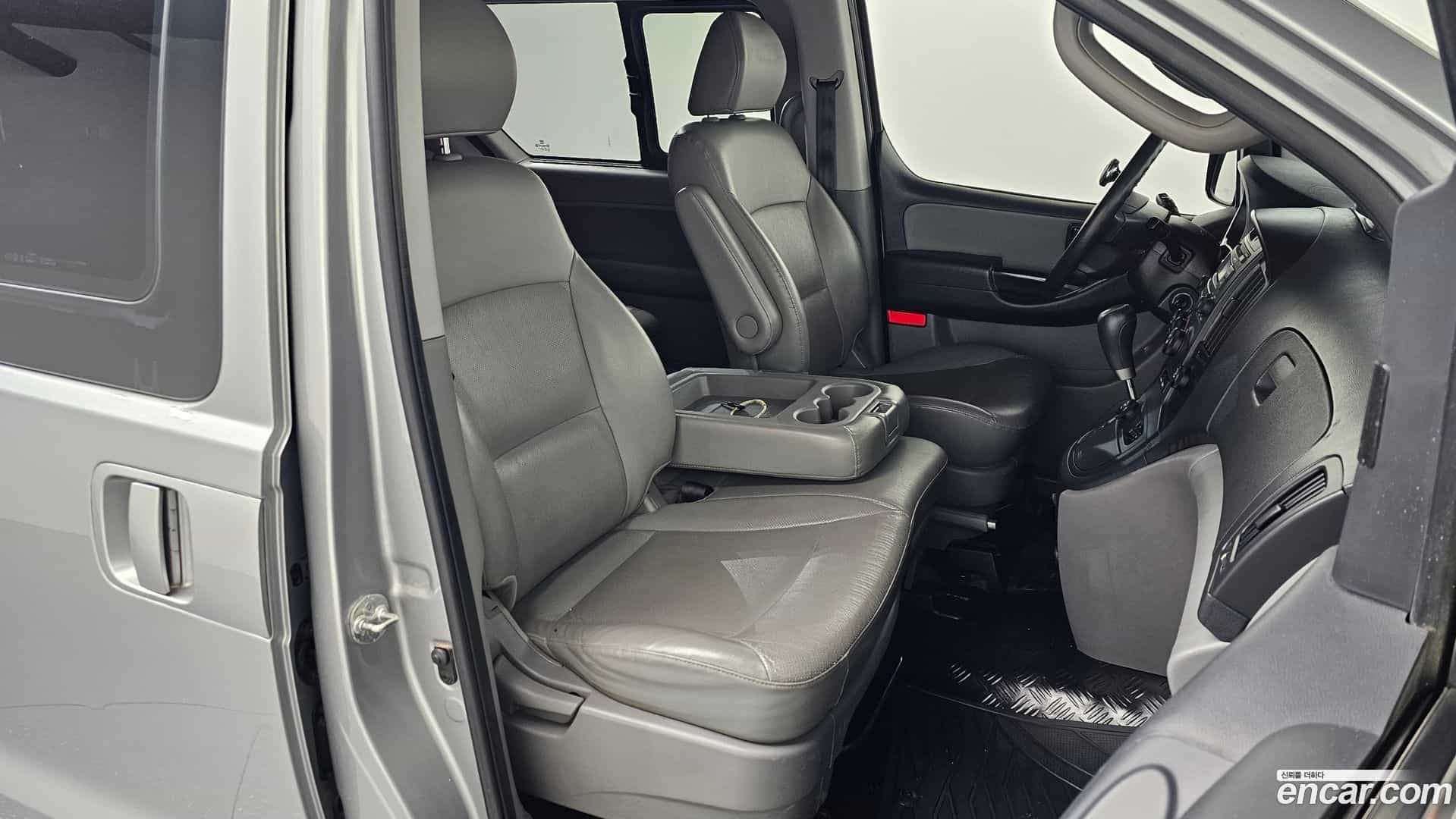 Starex Hyundai 2015.3-INNER-010