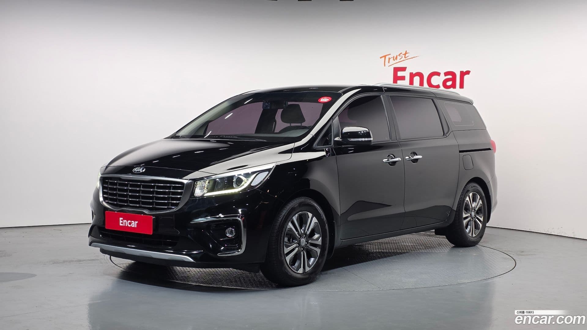 Main__Slider__Photo:Canival Kia 2020.3-0