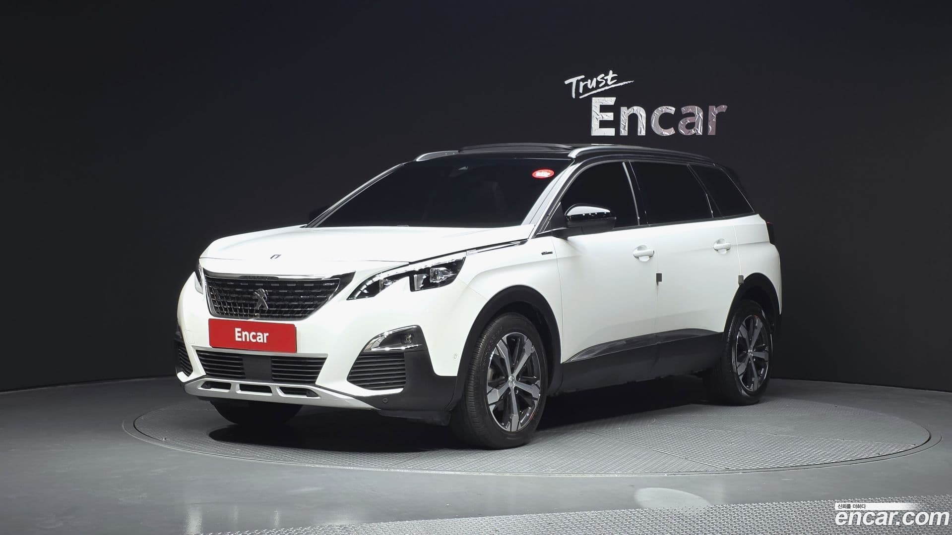 Main__Slider__Photo:5008 Peugeot 2019.1-0
