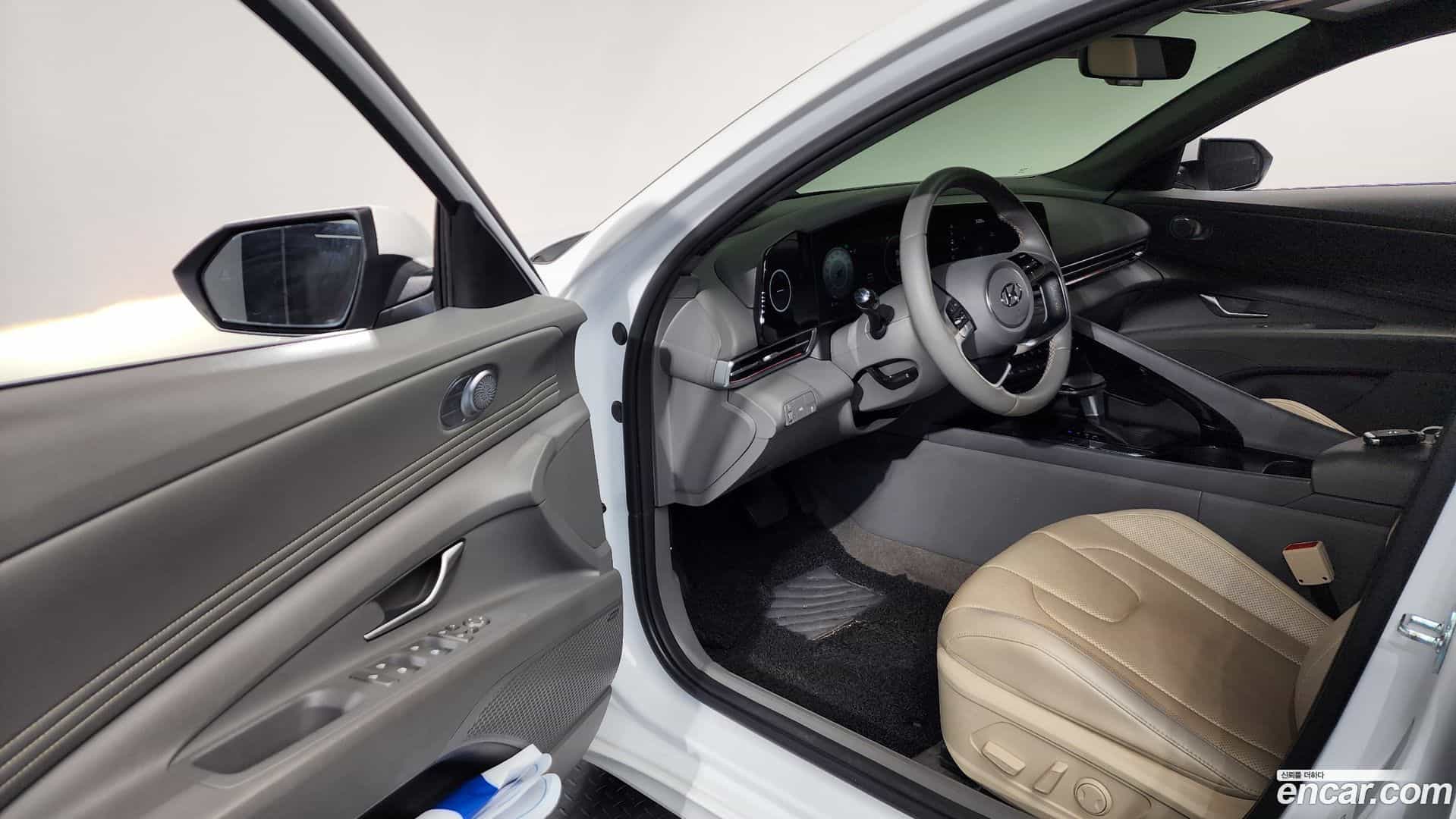 AVANTE Hyundai 2023.1-INNER-010