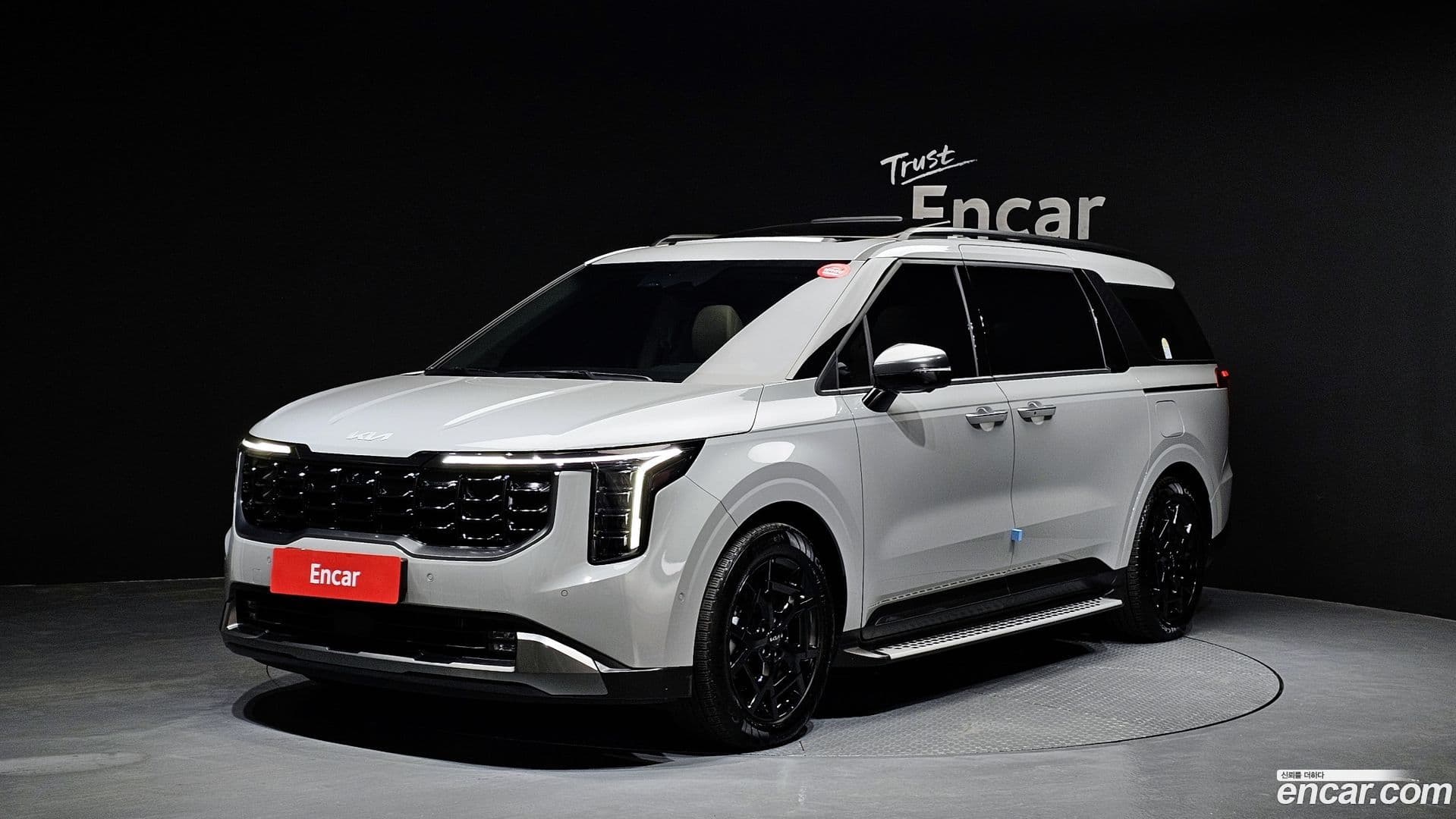 Main__Slider__Photo:Canival Kia 2024.1-0