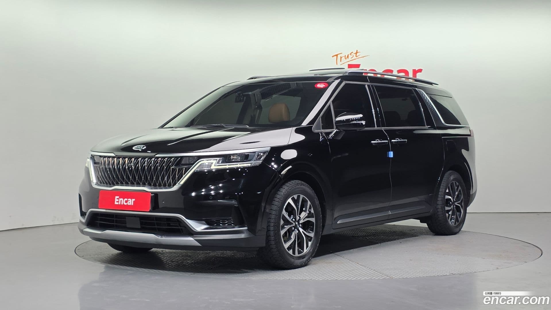Main__Slider__Photo:Canival Kia 2021.4-0