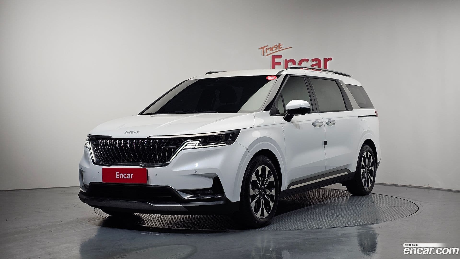 Main__Slider__Photo:Canival Kia 2023.8-0