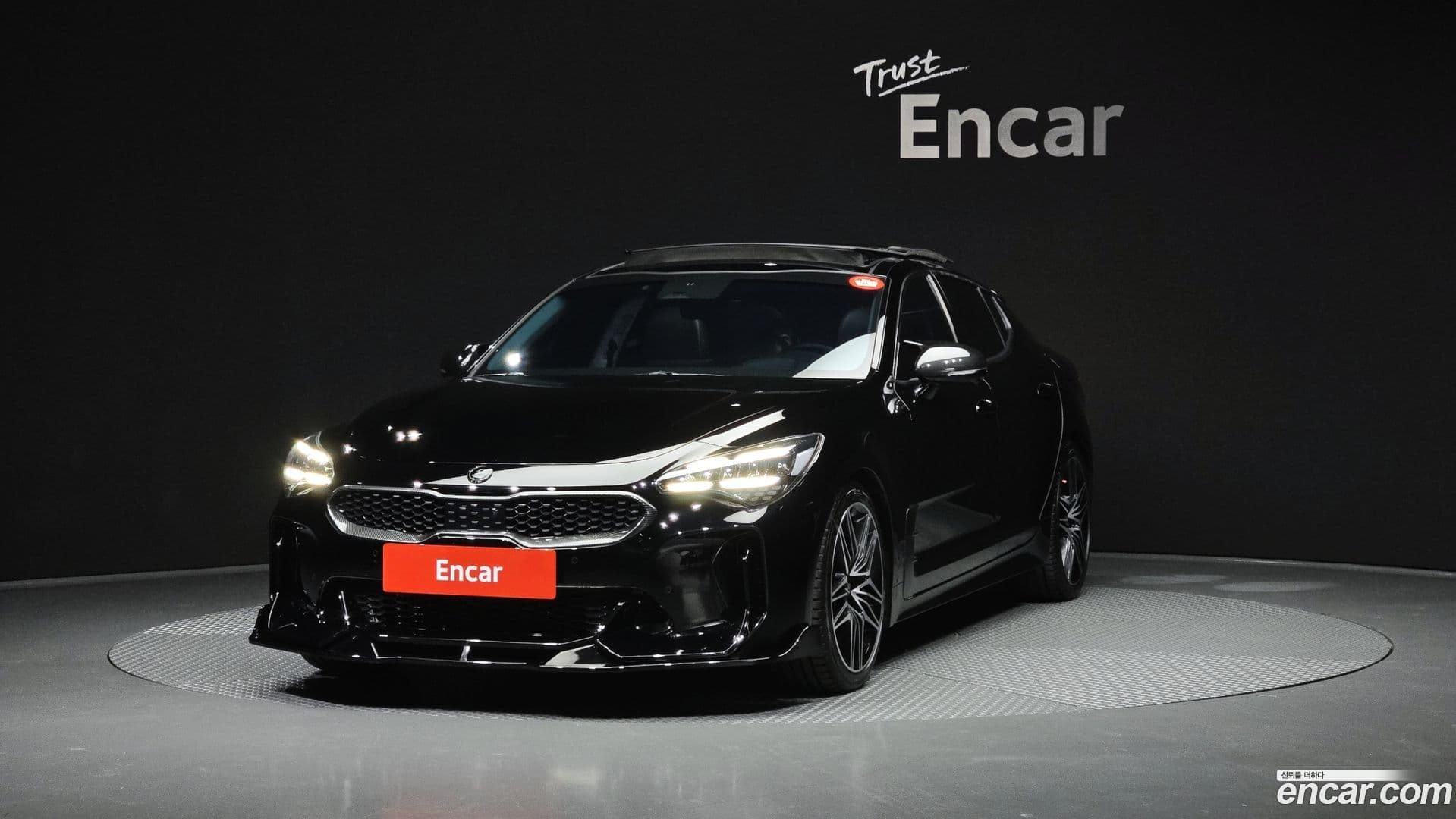Main__Slider__Photo:Stinger Kia 2020.8-0