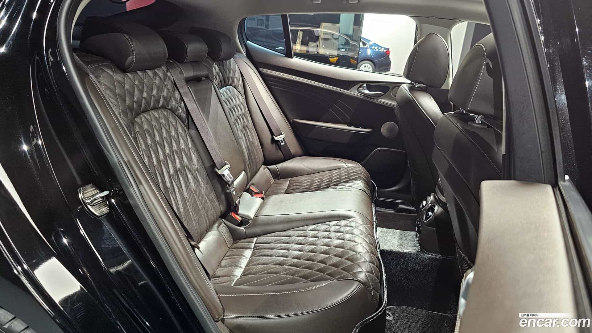 Stinger Kia 2020.8-OPTION-016