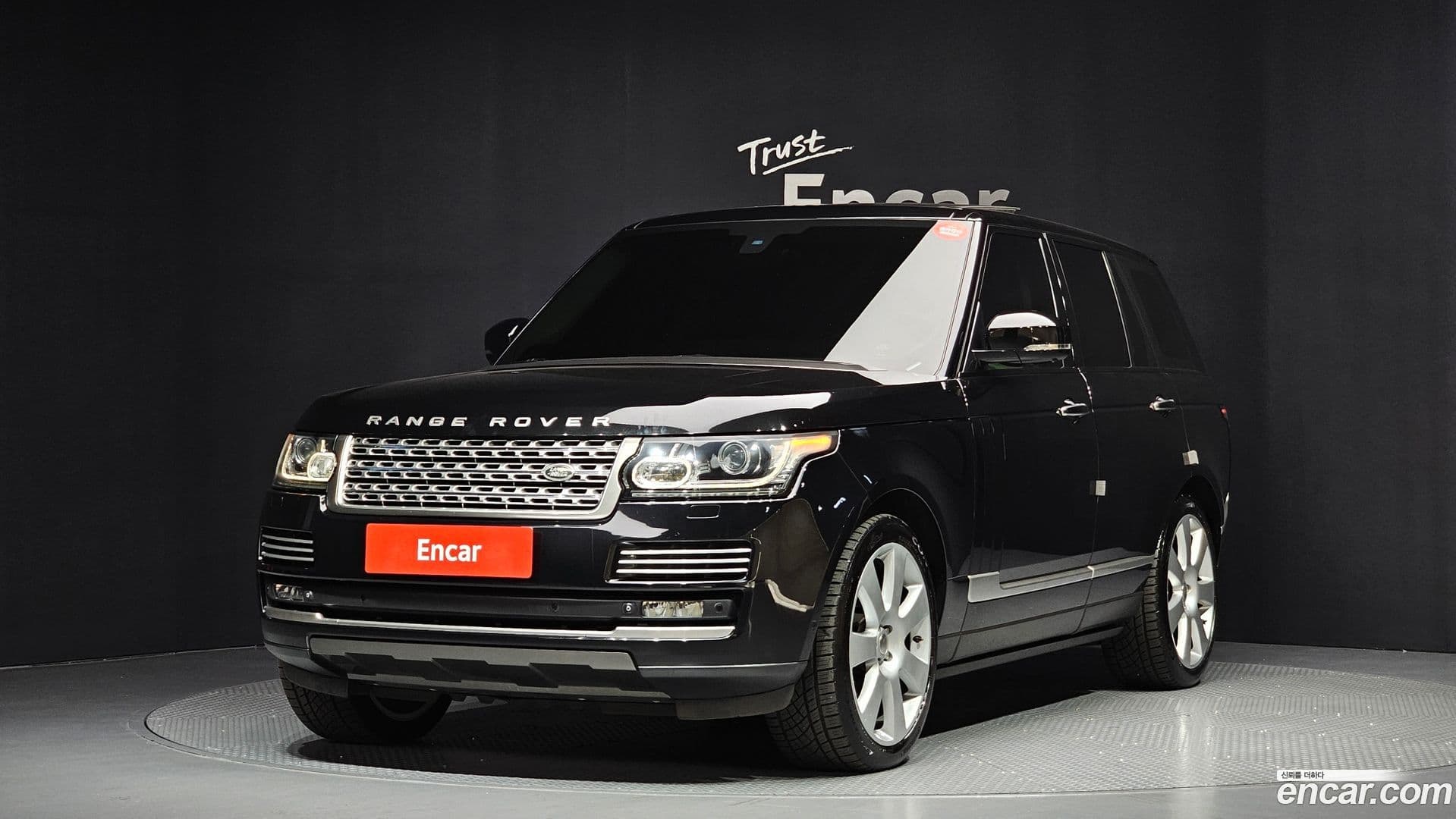 Main__Slider__Photo:Range Rover Land Rover 2014.8-0