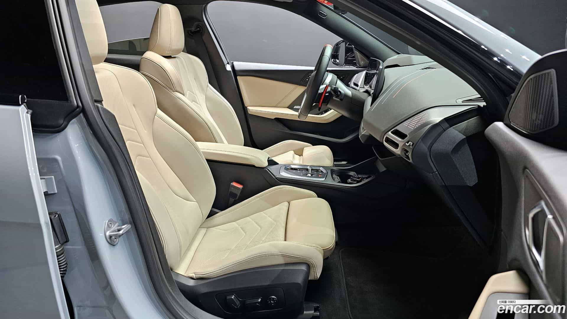2-Series BMW 2025.8-INNER-010