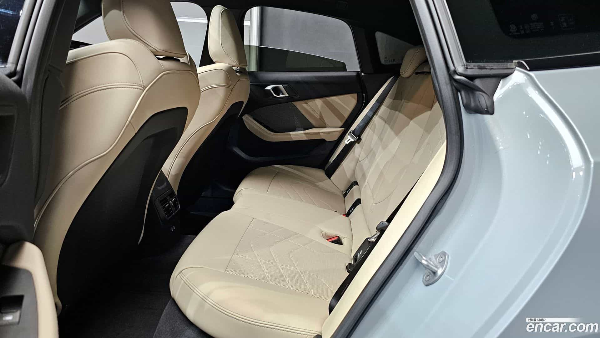 2-Series BMW 2025.8-OPTION-016