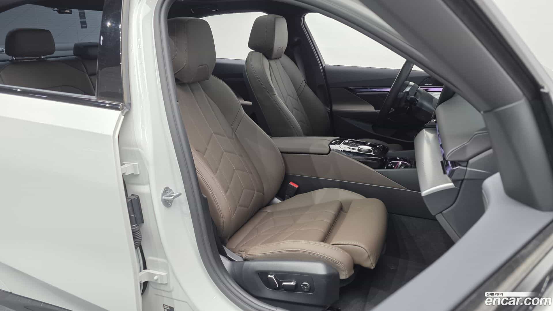 5-Series BMW 2025.2-INNER-010