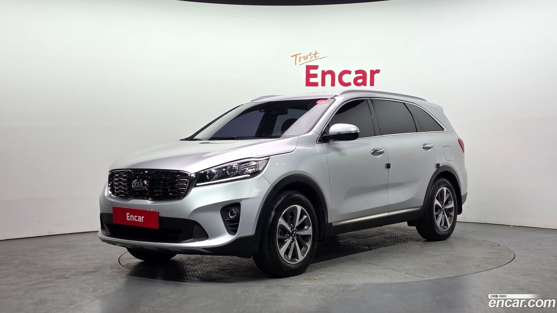 Main__Slider__Photo:Sorento Kia 2019.3-0