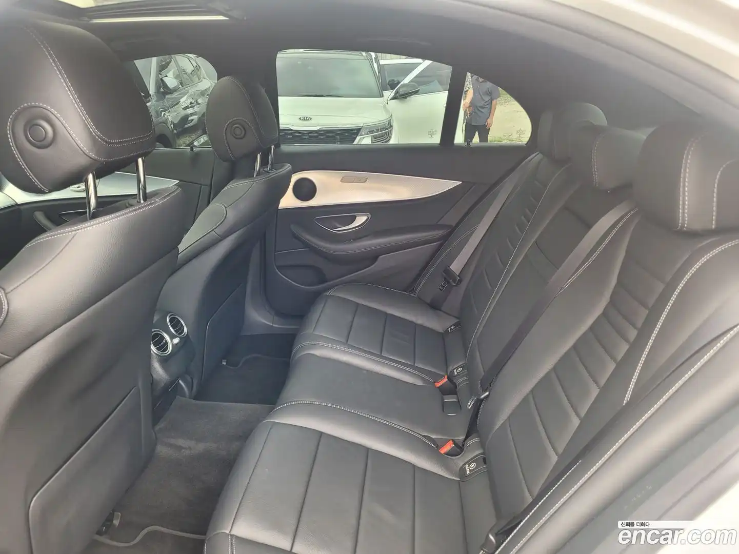 E-Class Mercedes-Benz 2020.3-OPTION-021