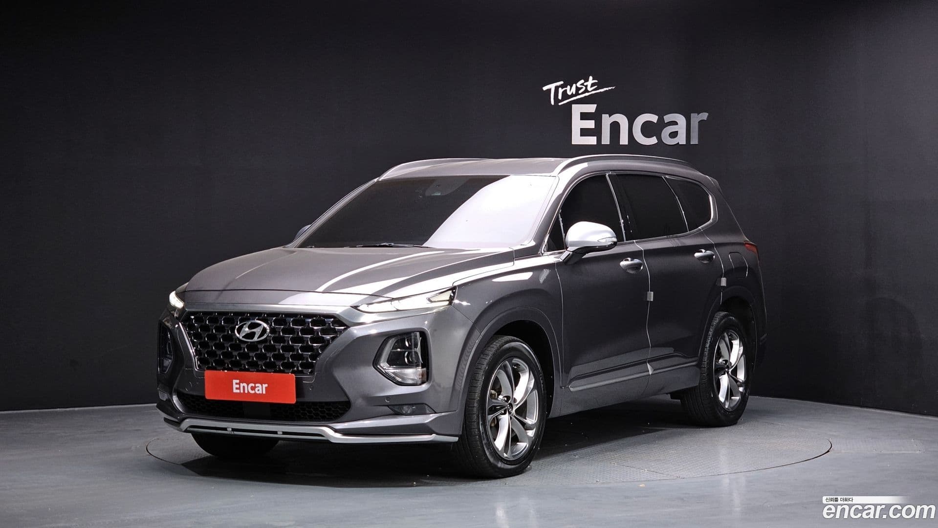 Main__Slider__Photo:Santafe Hyundai 2018.11-0