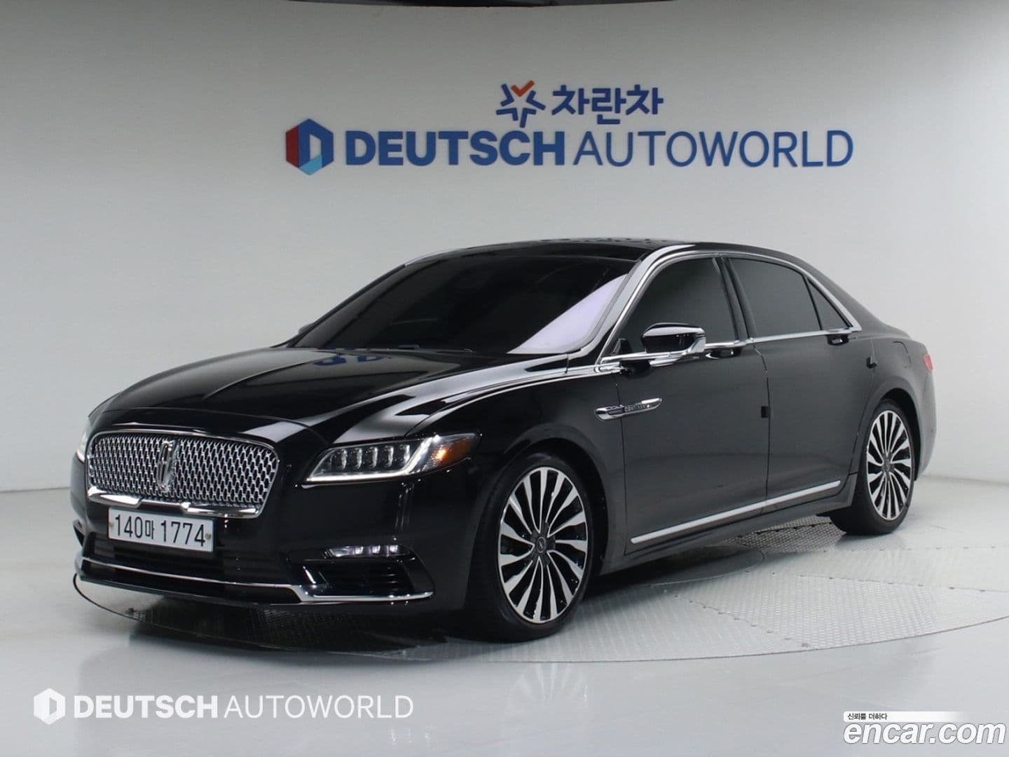 Main__Slider__Photo:Continental Lincoln 2019.11-0