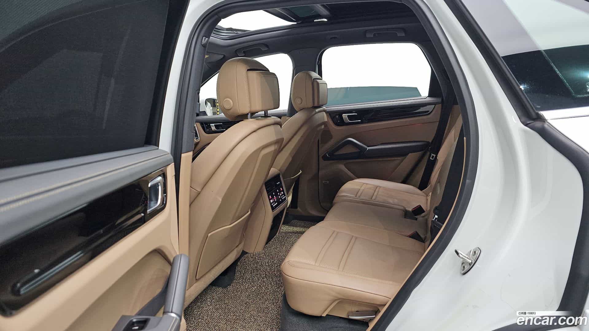 Cayenne Porsche 2019.8-OPTION-016
