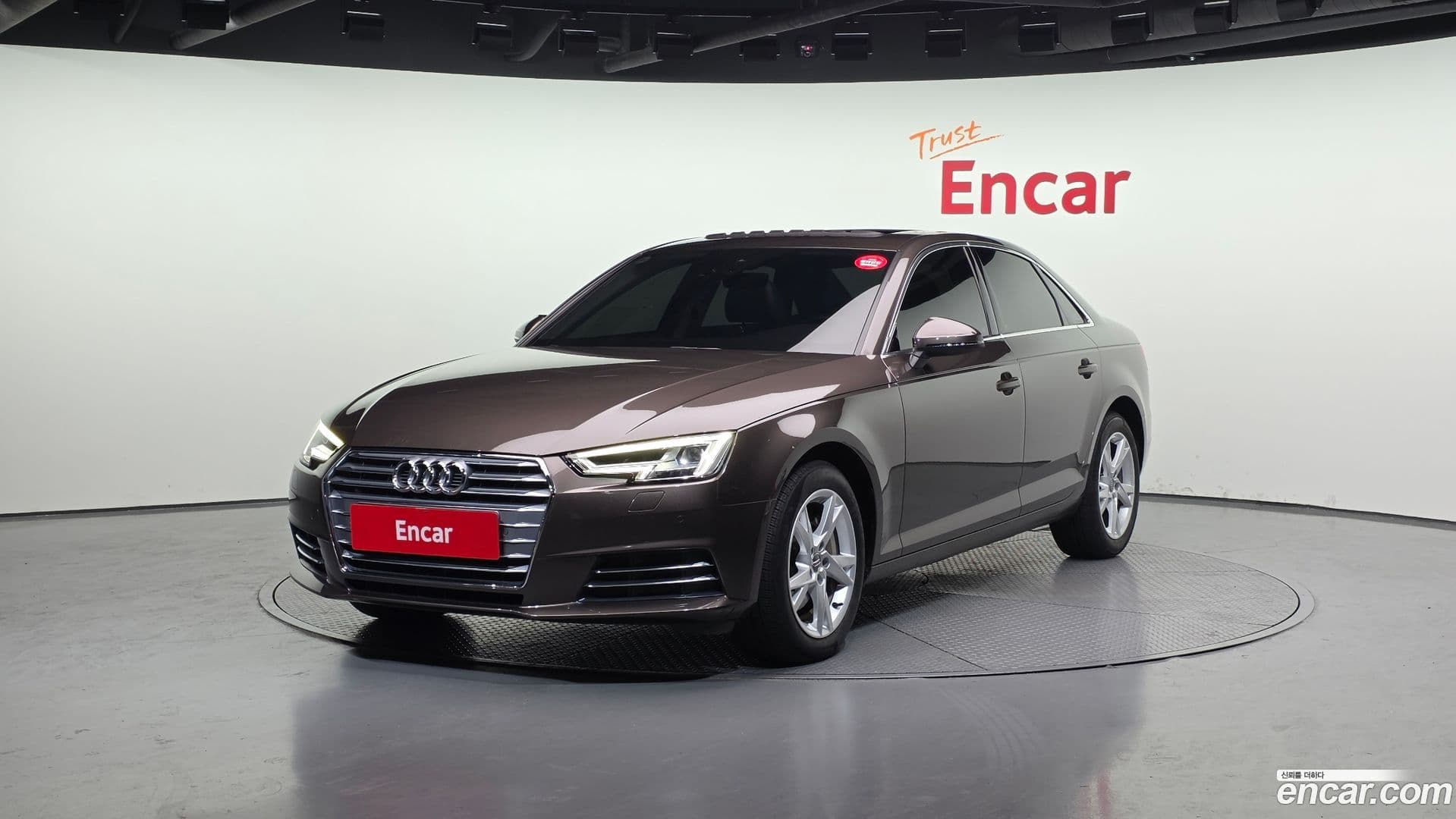 Main__Slider__Photo:A4 Audi 2018.10-0