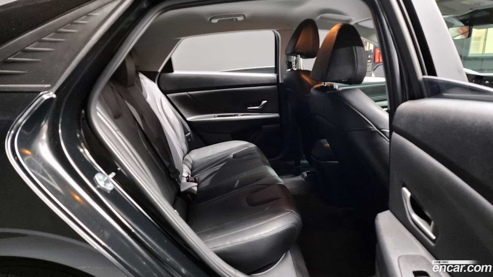 AVANTE Hyundai 2022.11-OPTION-016