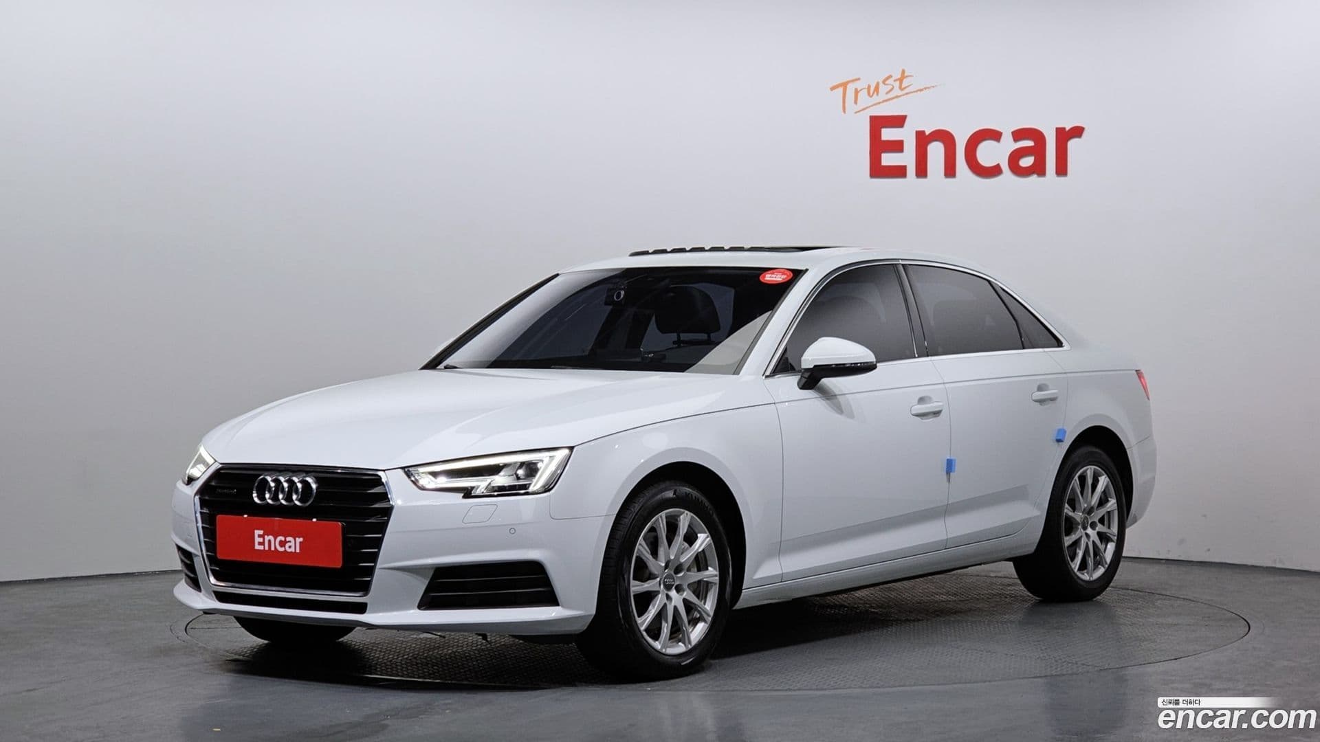 Main__Slider__Photo:A4 Audi 2018.10-0