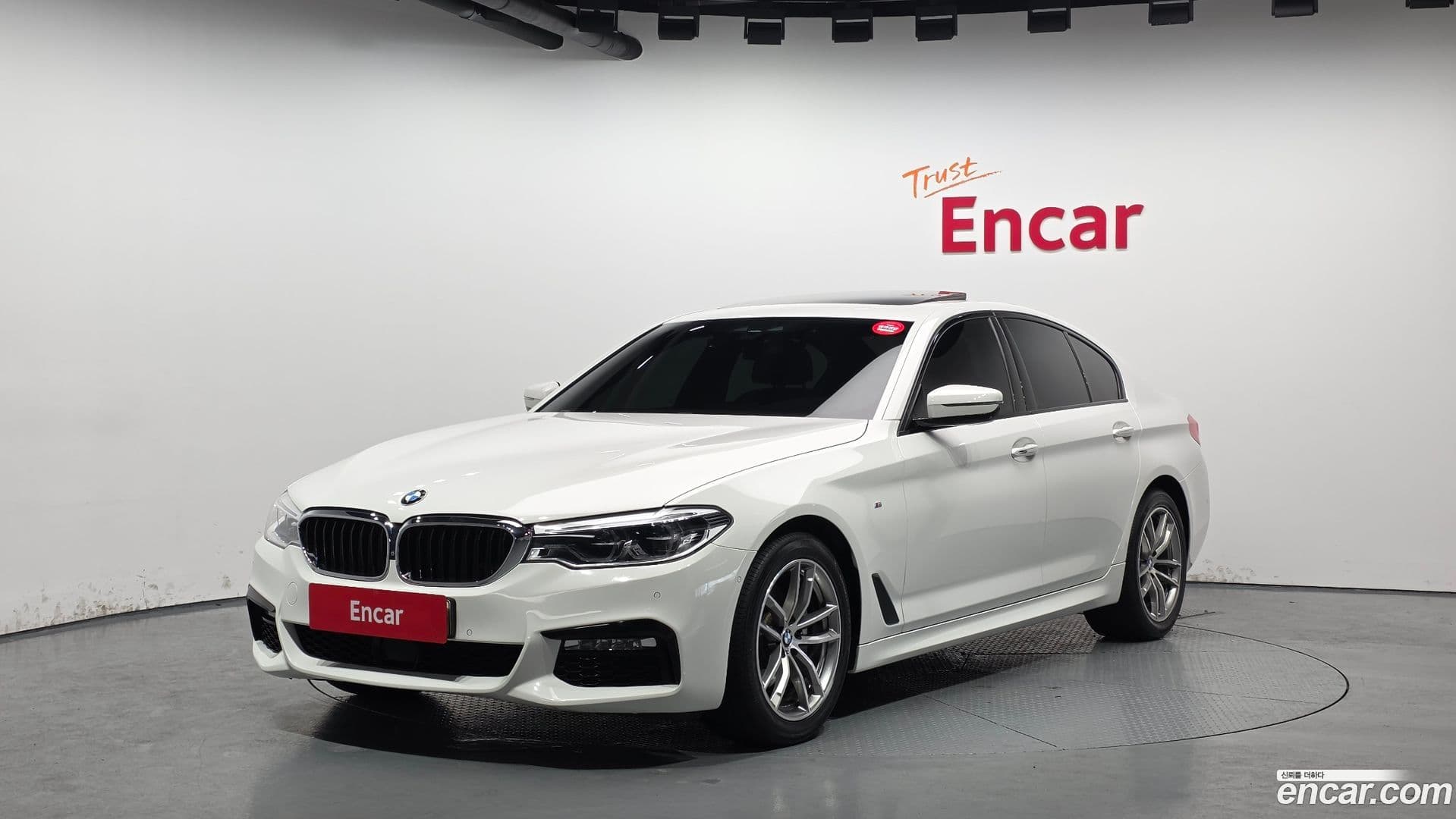 Main__Slider__Photo:5-Series BMW 2017.4-0