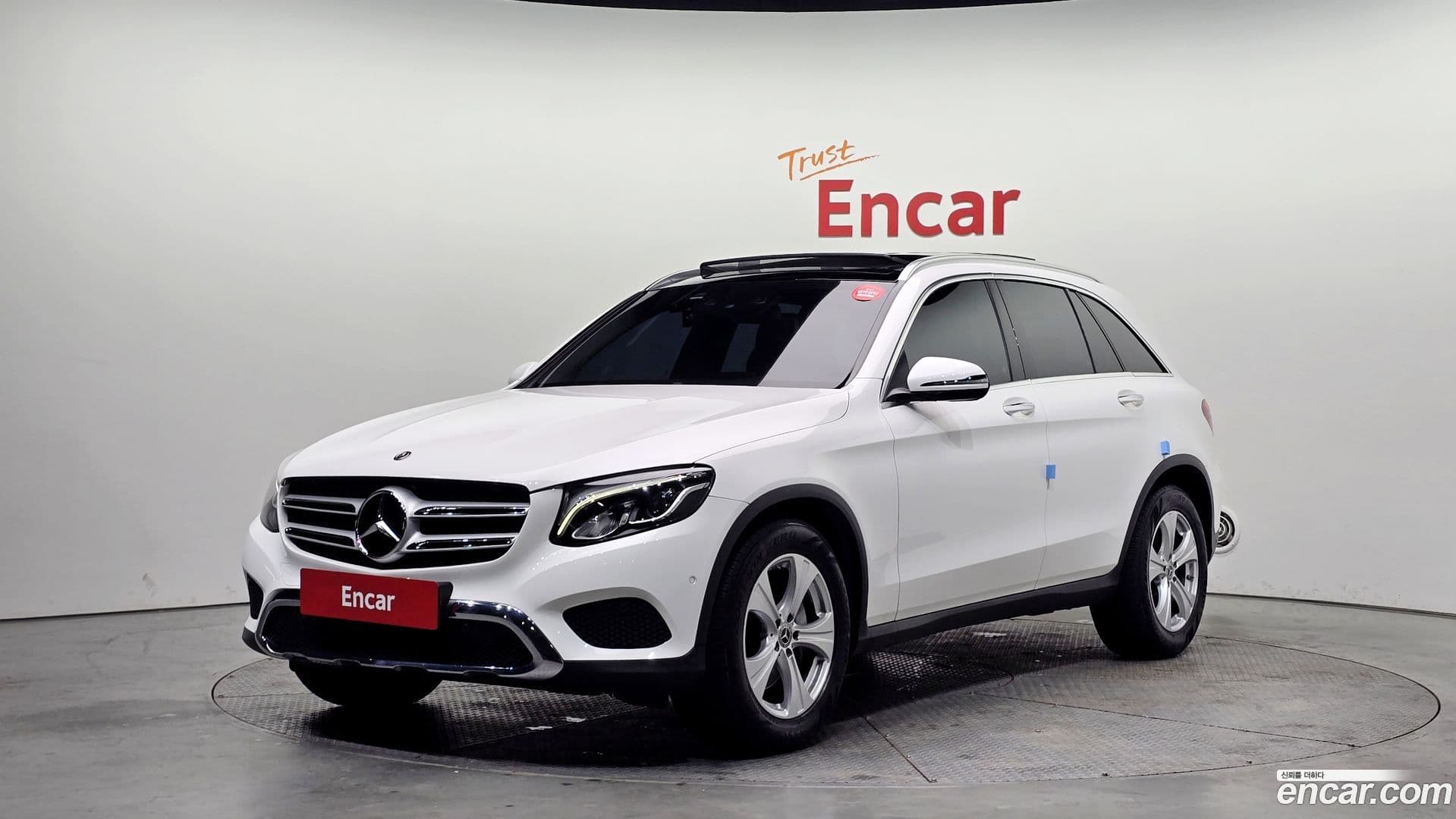 Main__Slider__Photo:GLC-Class Mercedes-Benz 2018.7-0