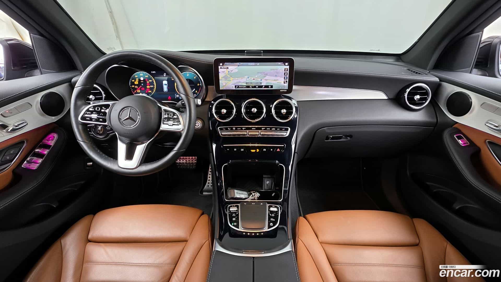 GLC-Class Mercedes-Benz 2021.3-INNER-007