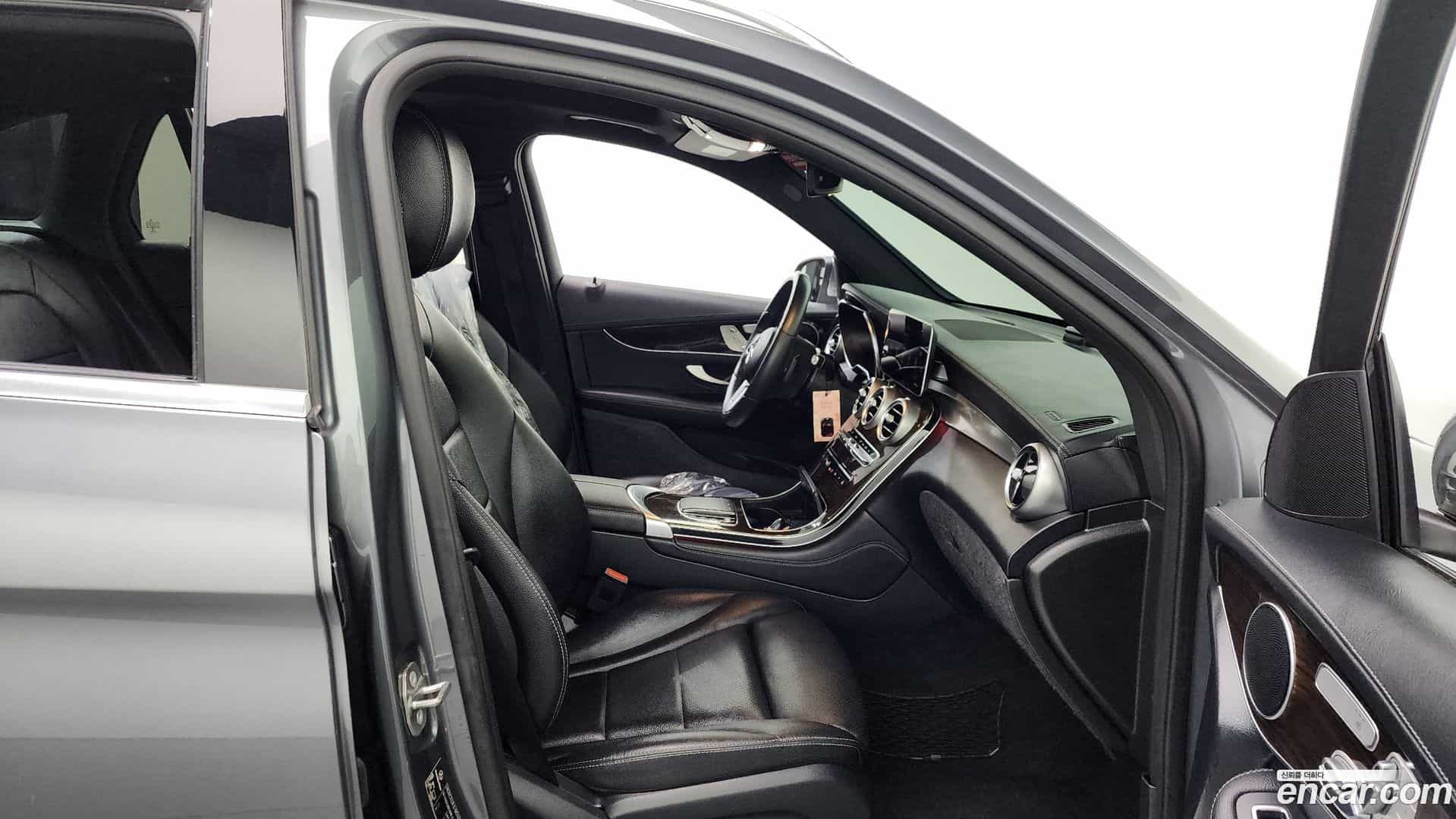 GLC-Class Mercedes-Benz 2020.5-OPTION-015