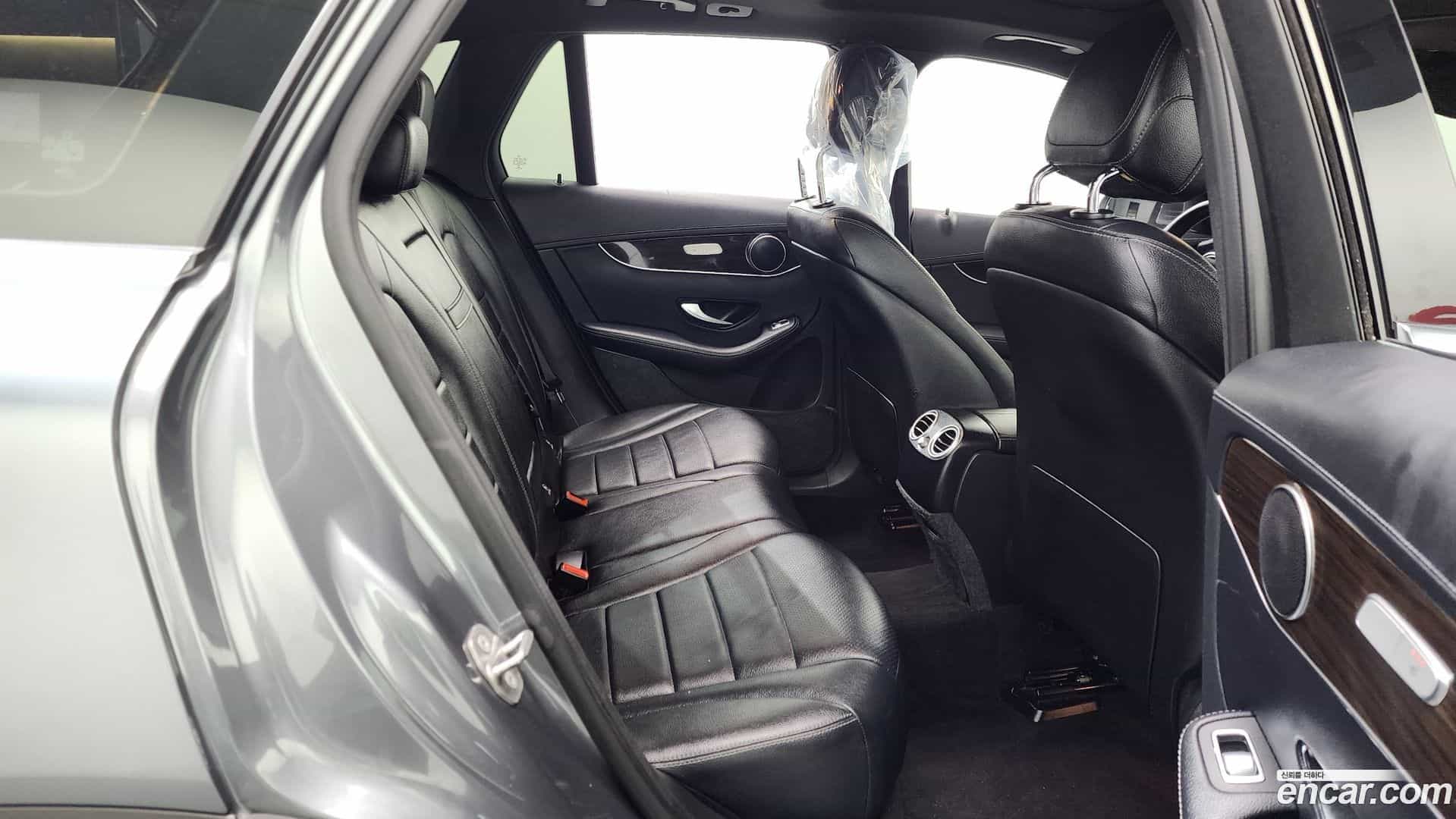GLC-Class Mercedes-Benz 2020.5-OPTION-016