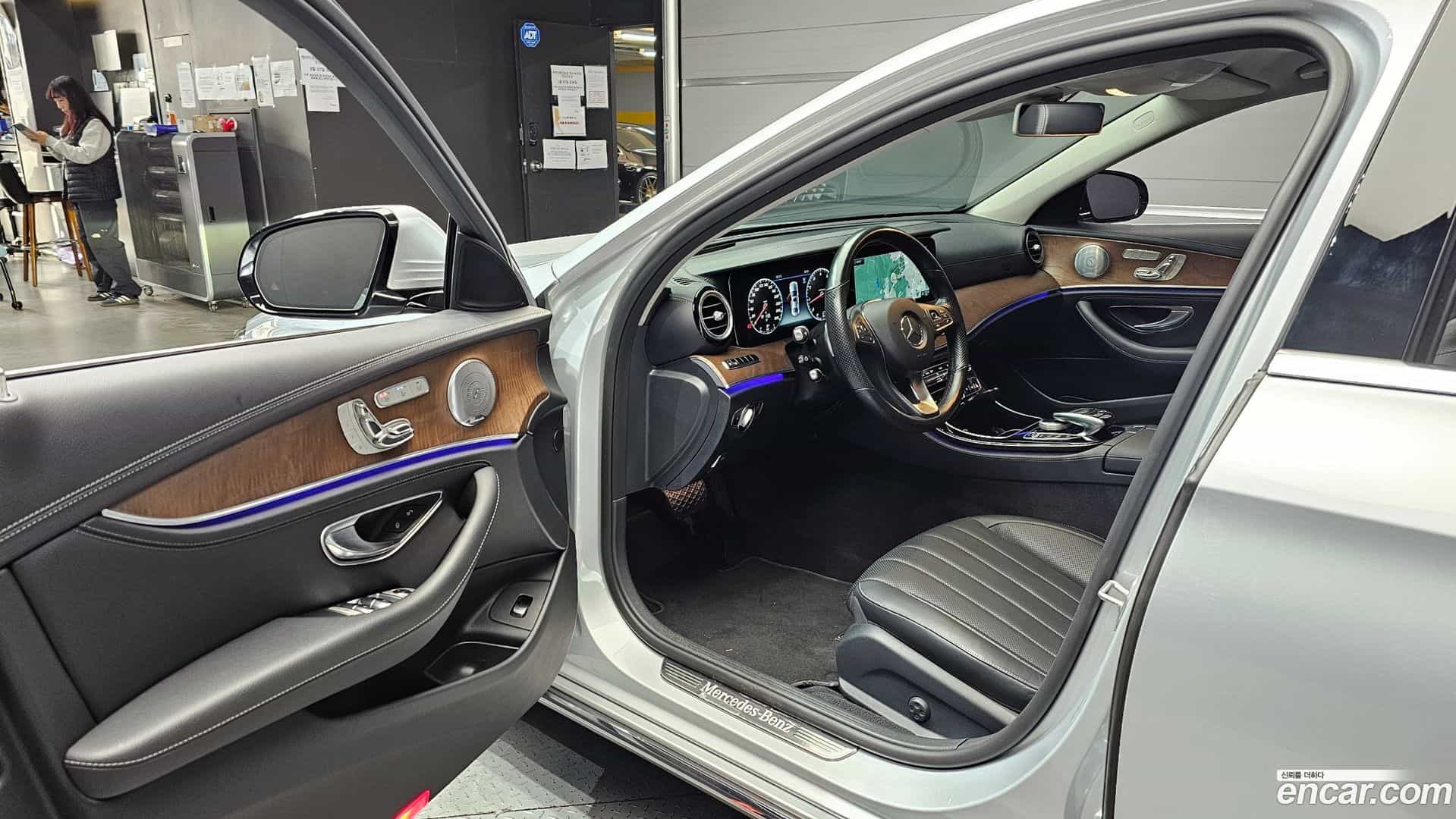 E-Class Mercedes-Benz 2018.3-OPTION-015