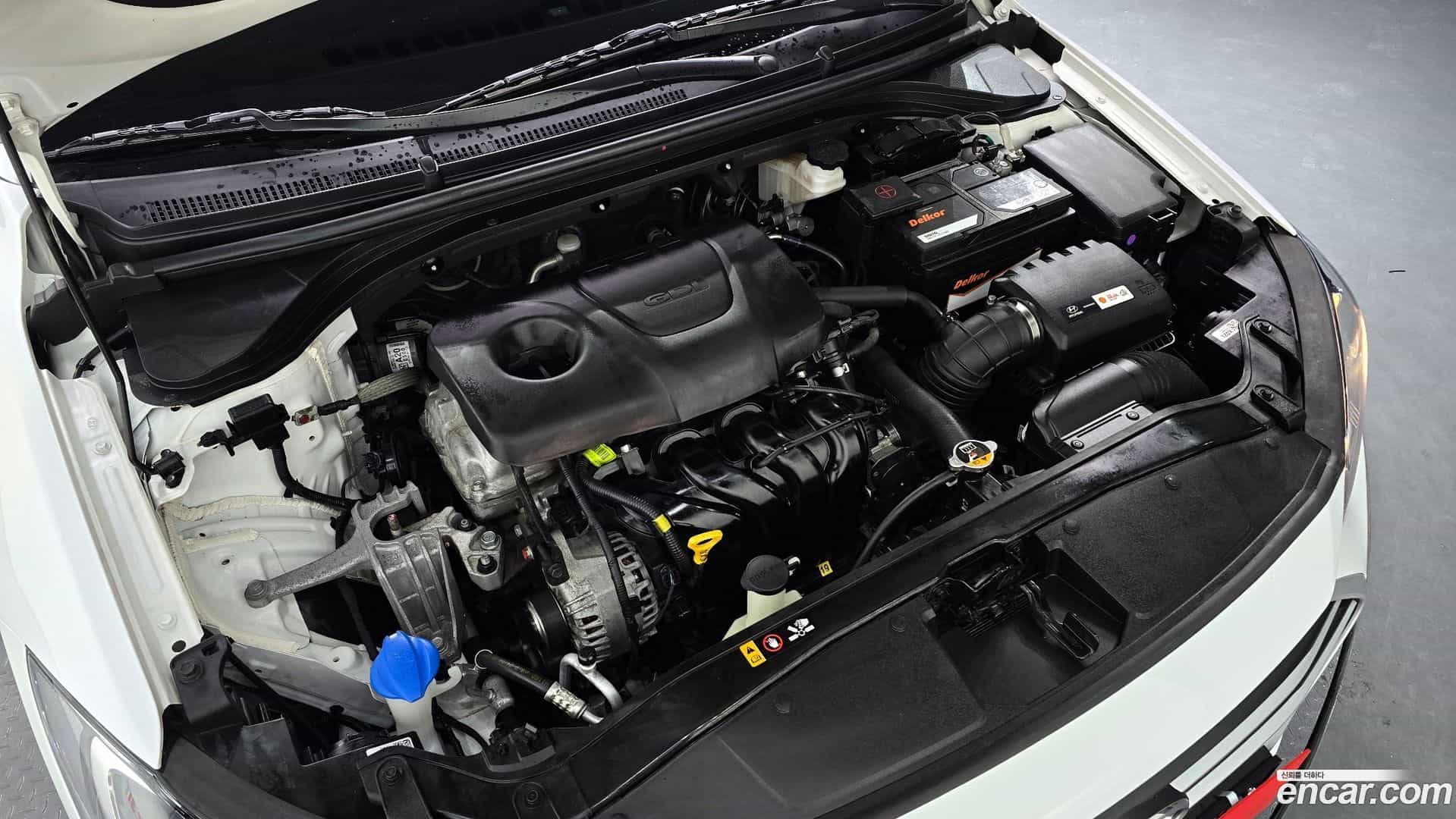 AVANTE Hyundai 2018.6-OUTER-006