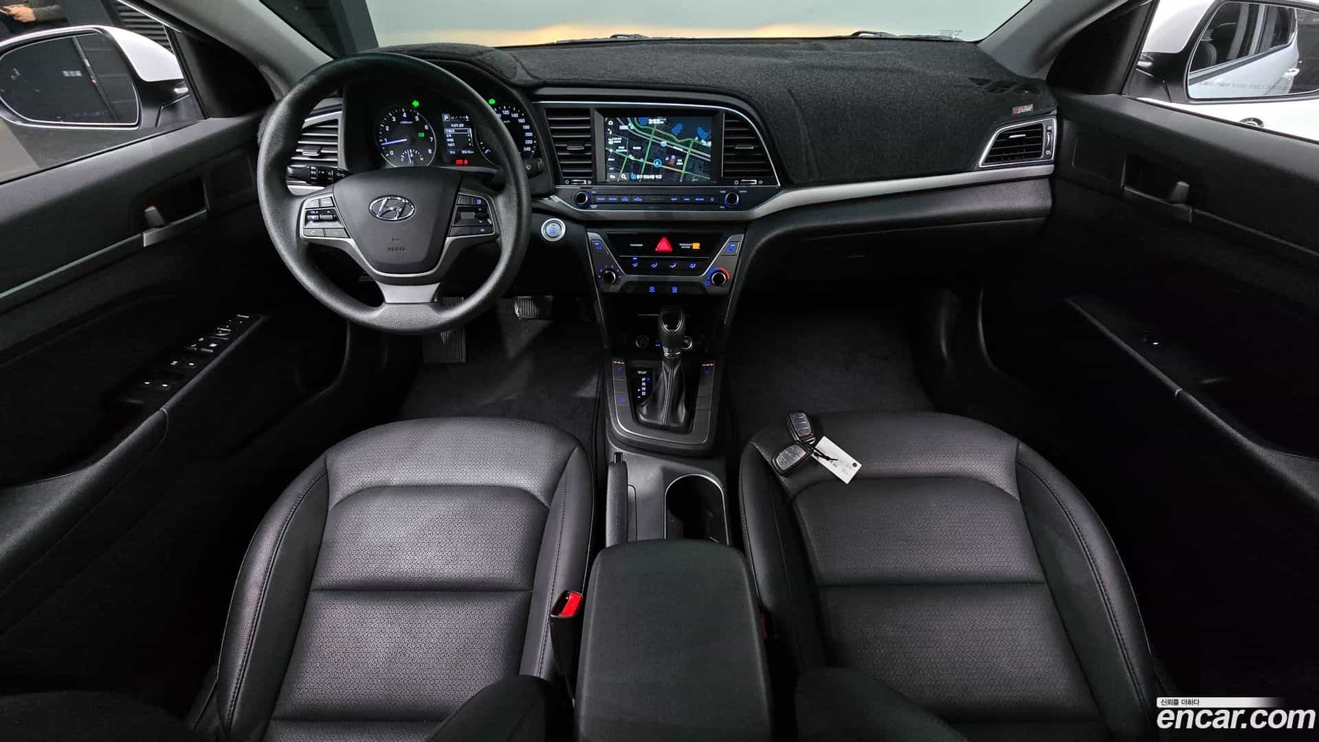 AVANTE Hyundai 2018.6-INNER-007