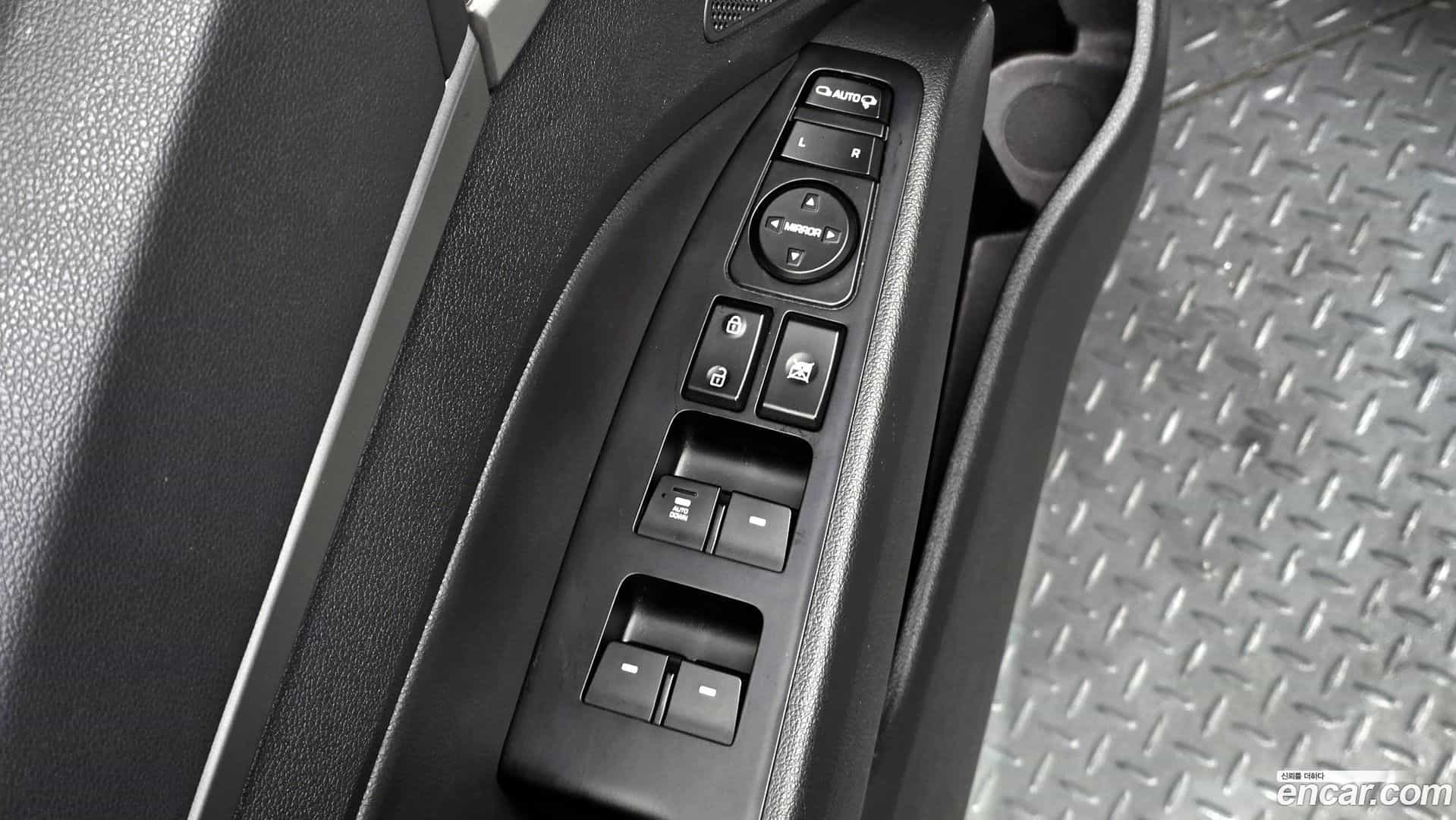 AVANTE Hyundai 2018.6-OPTION-023