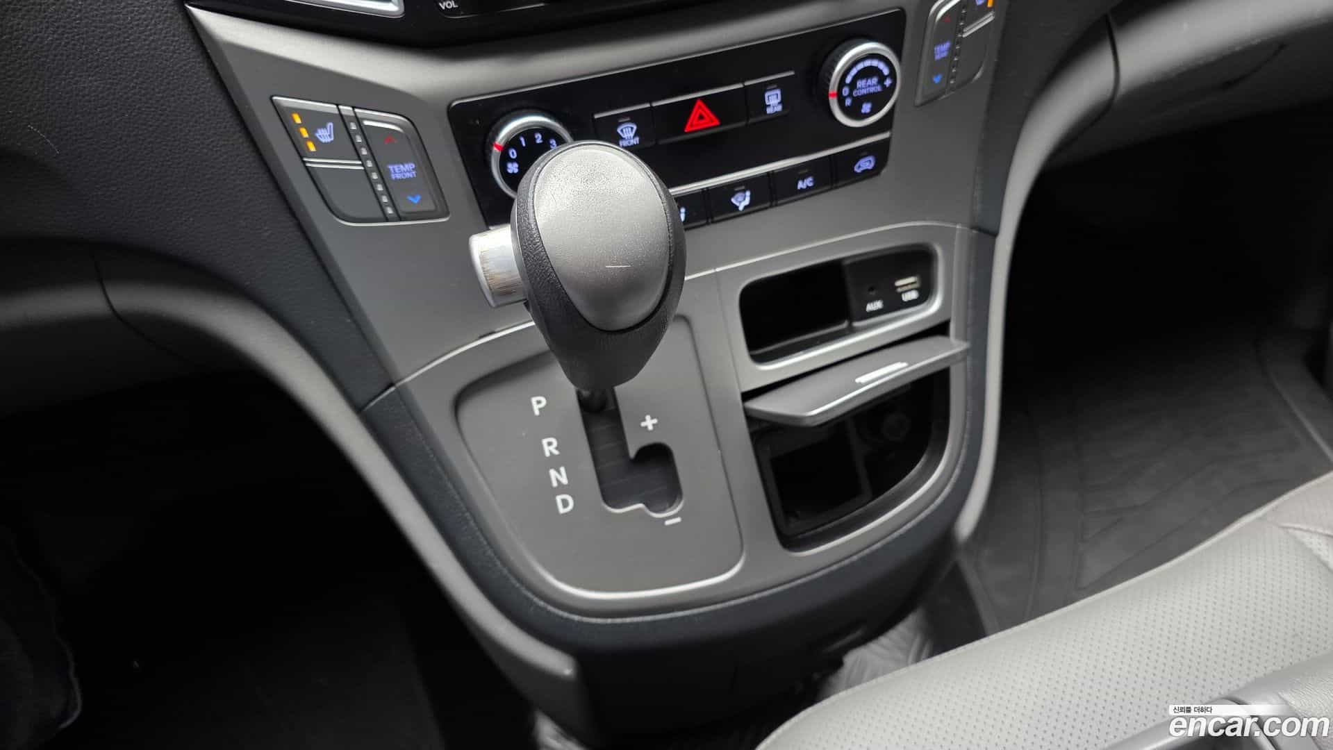 Starex Hyundai 2017.4-INNER-009