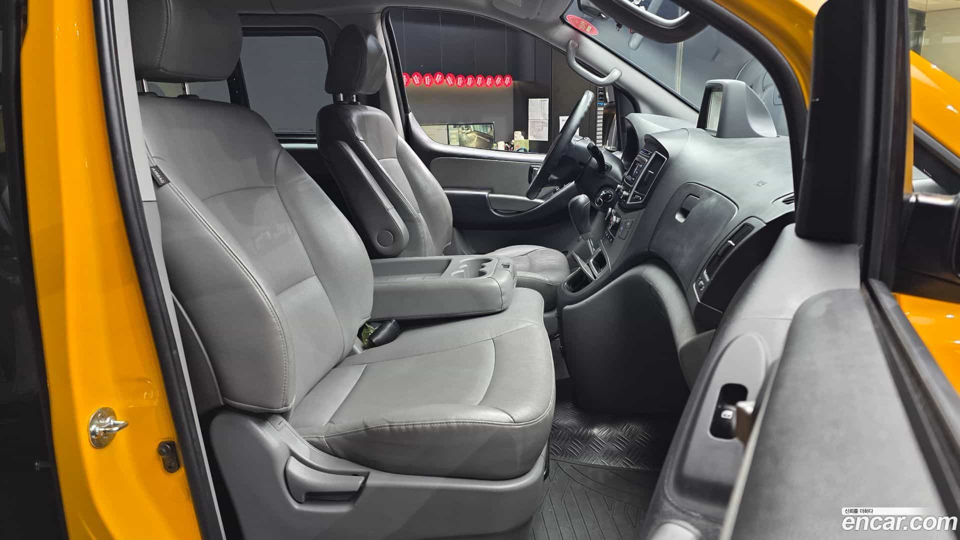 Starex Hyundai 2017.4-OPTION-015