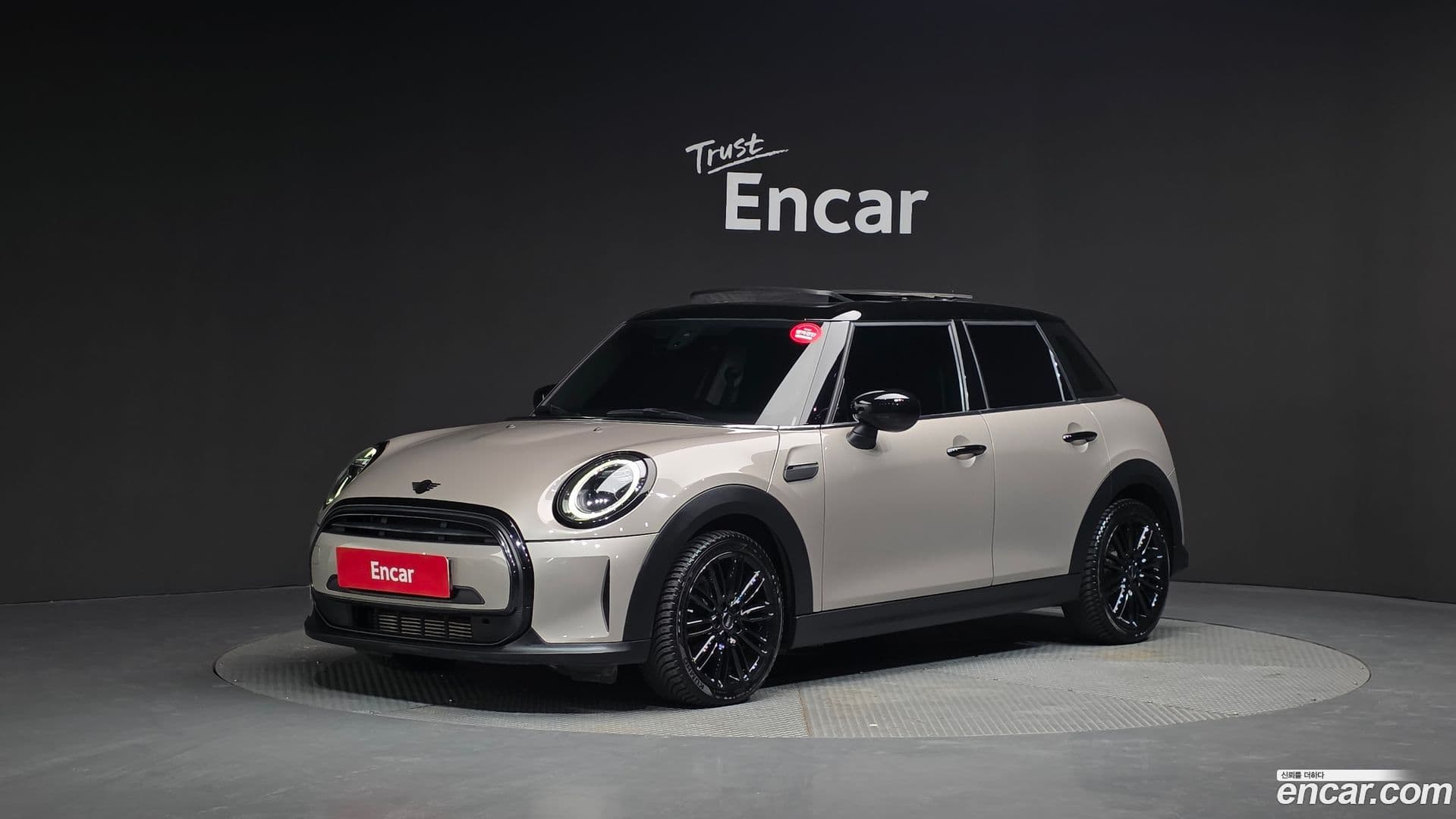 Main__Slider__Photo:Cooper Mini 2021.10-0