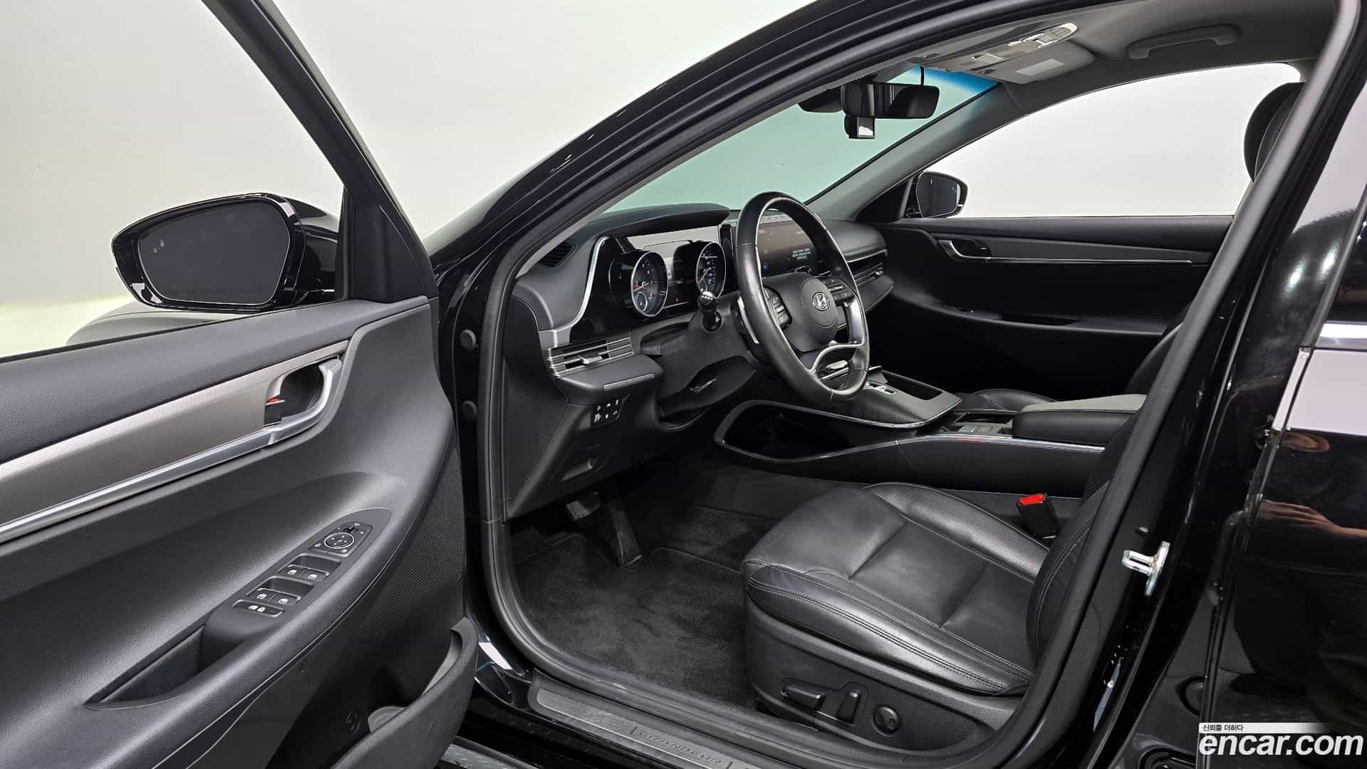 Grandeur Hyundai 2020.10-OPTION-015