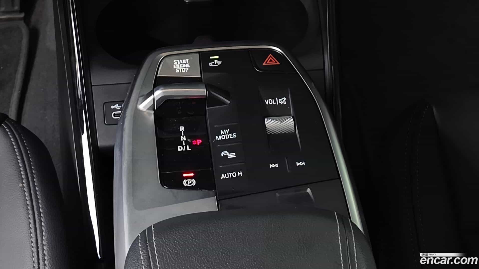 2-Series BMW 2022.11-INNER-009